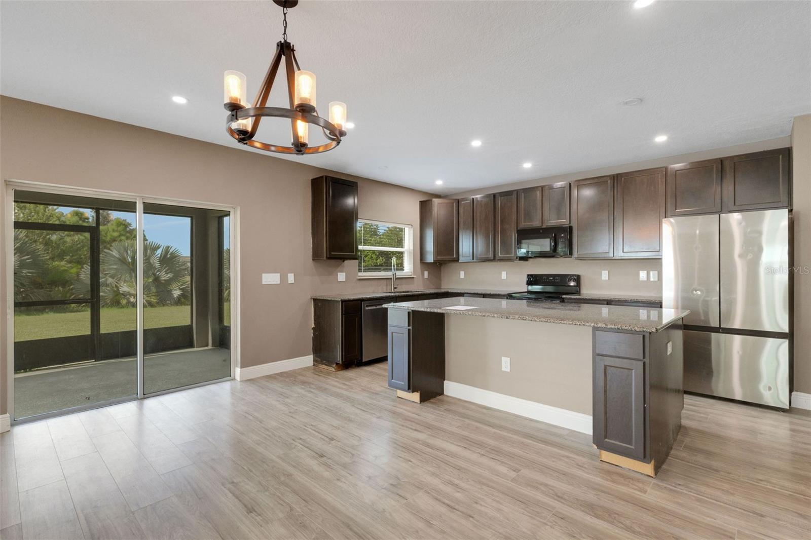 2436 SAND GABLES TRL