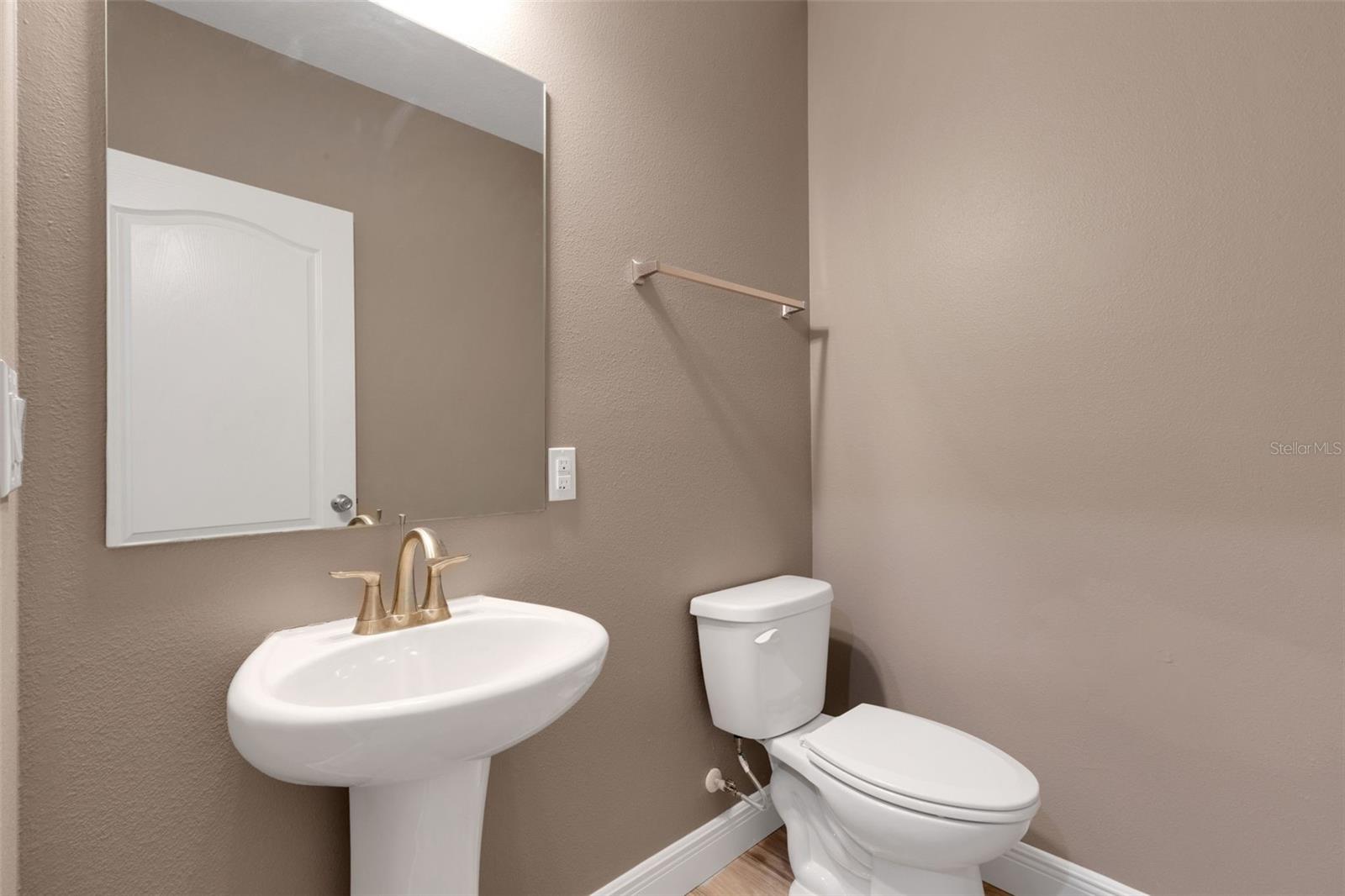 2436 SAND GABLES TRL