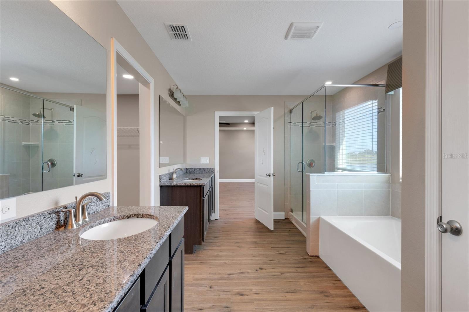 2436 SAND GABLES TRL