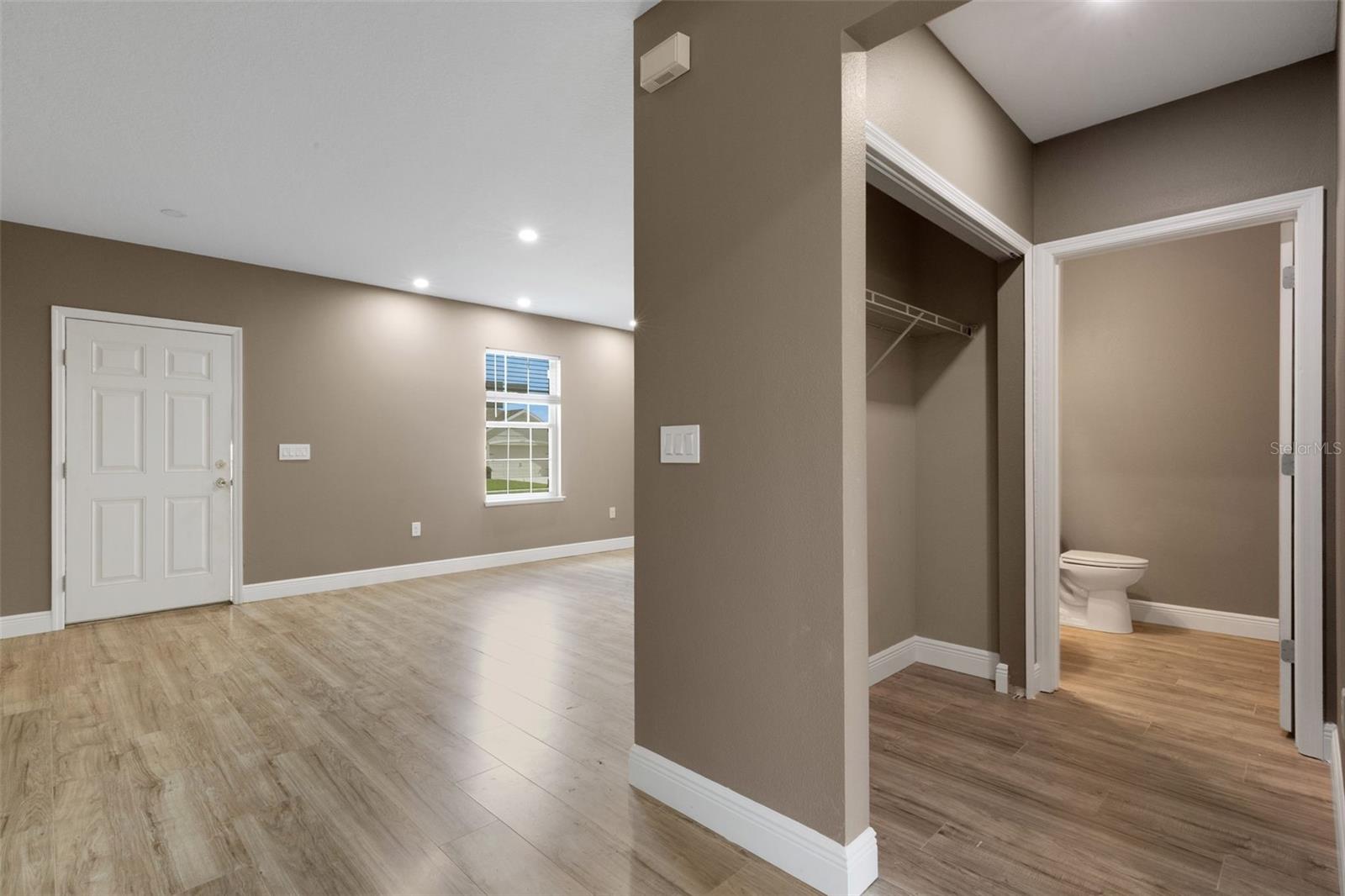 2436 SAND GABLES TRL