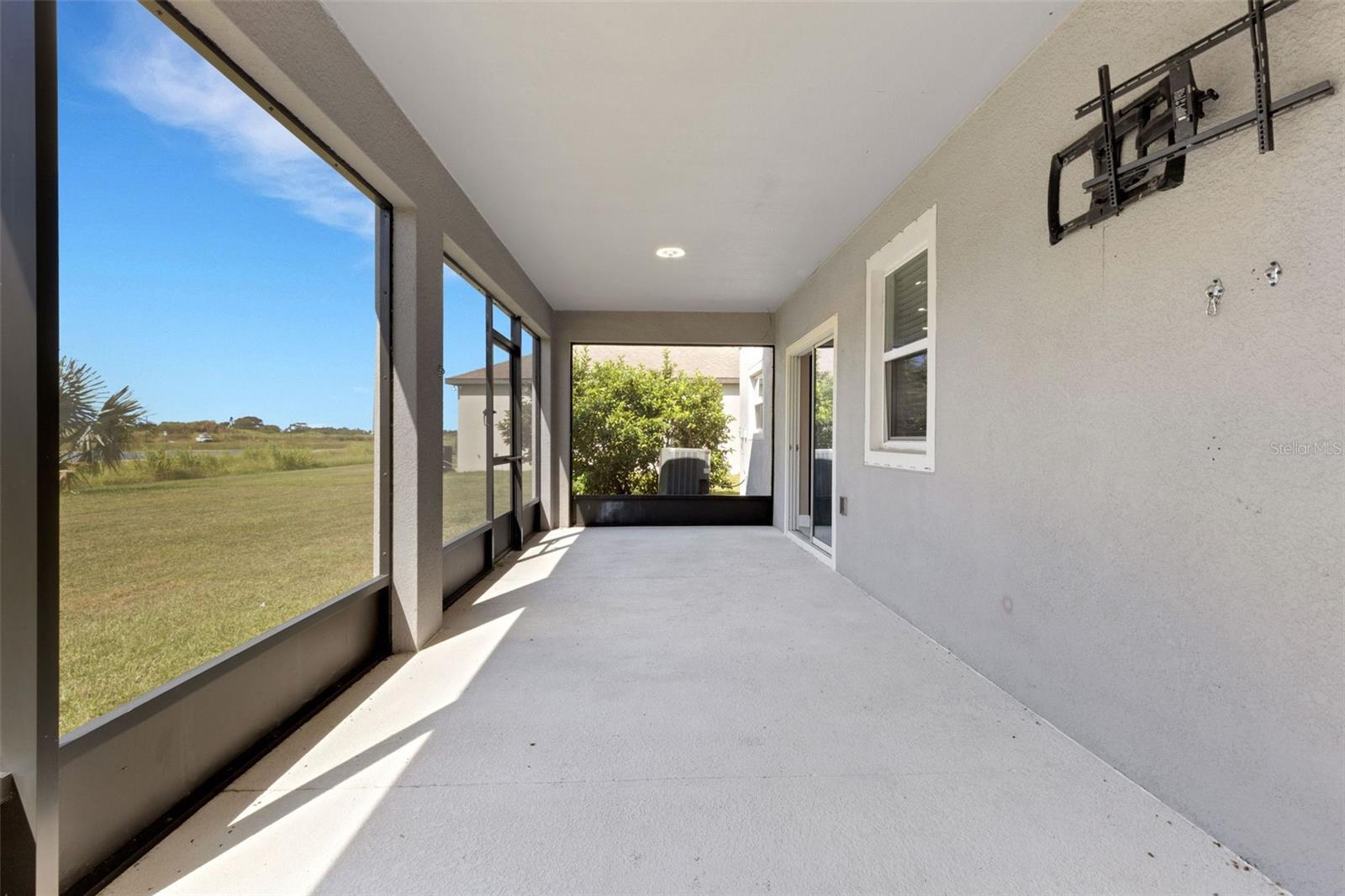 2436 SAND GABLES TRL