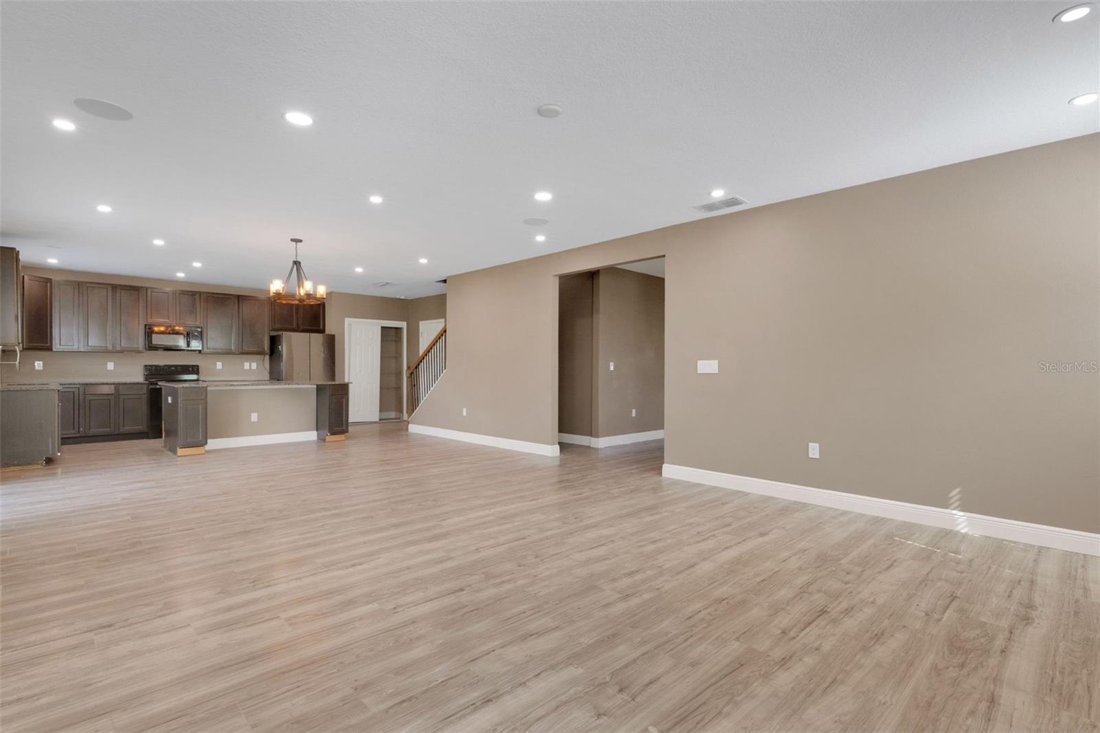 2436 SAND GABLES TRL