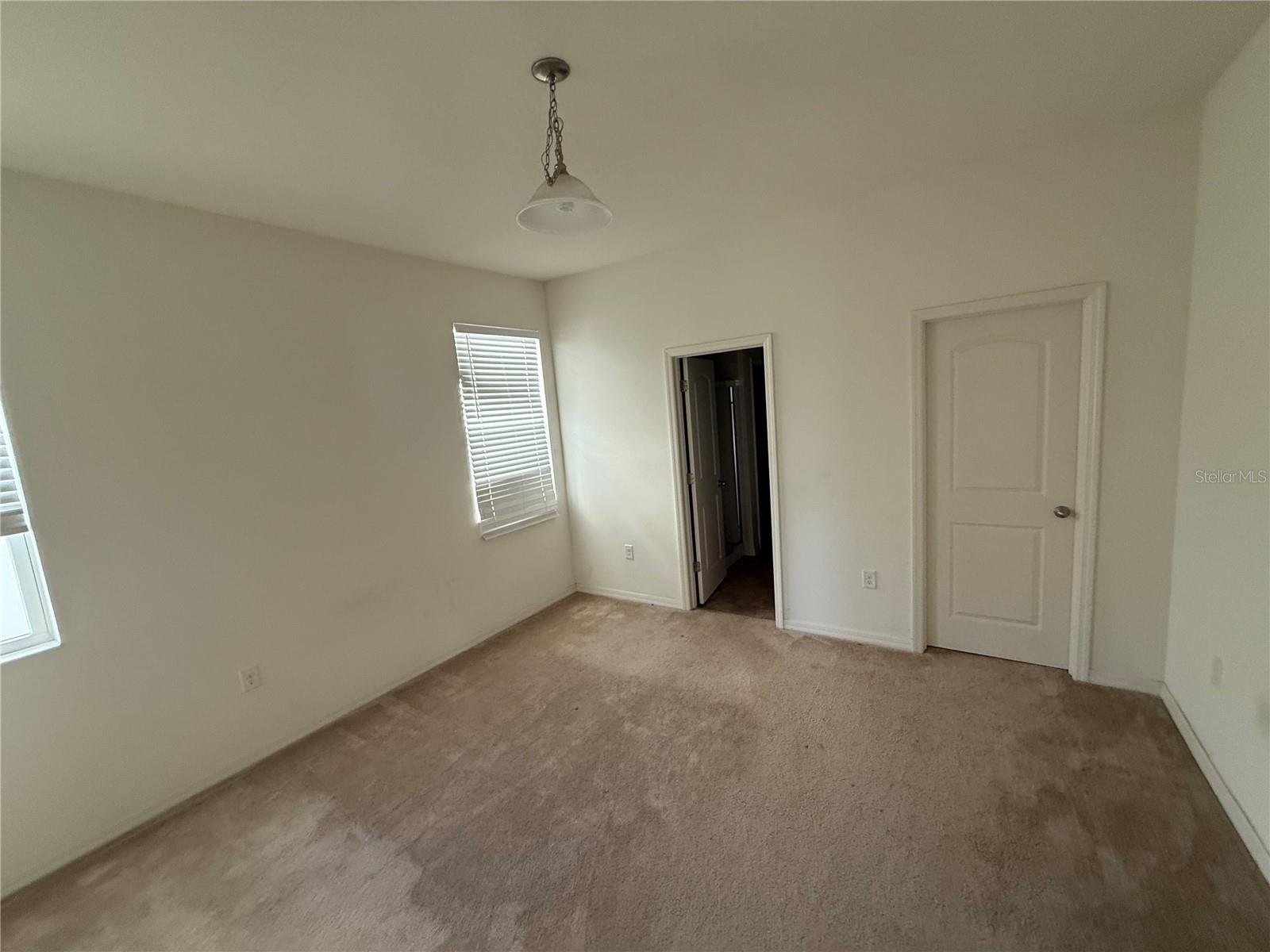 10621 LAGUNA PLAINS DR