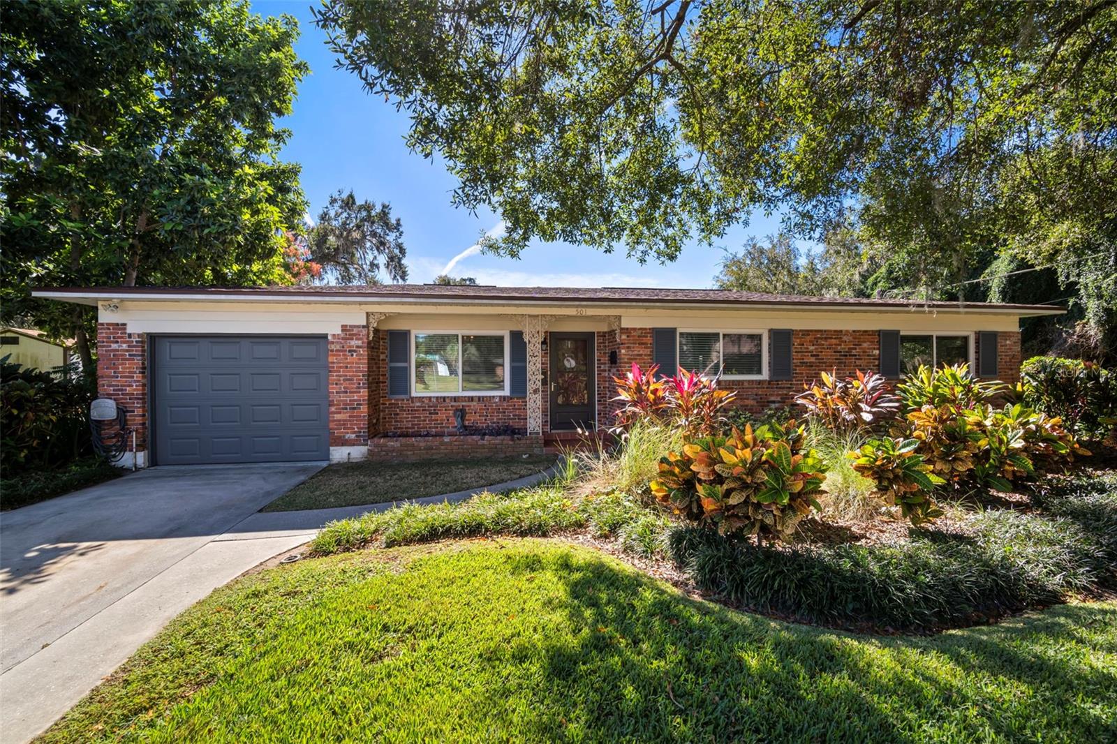 501 N BRYAN CIR