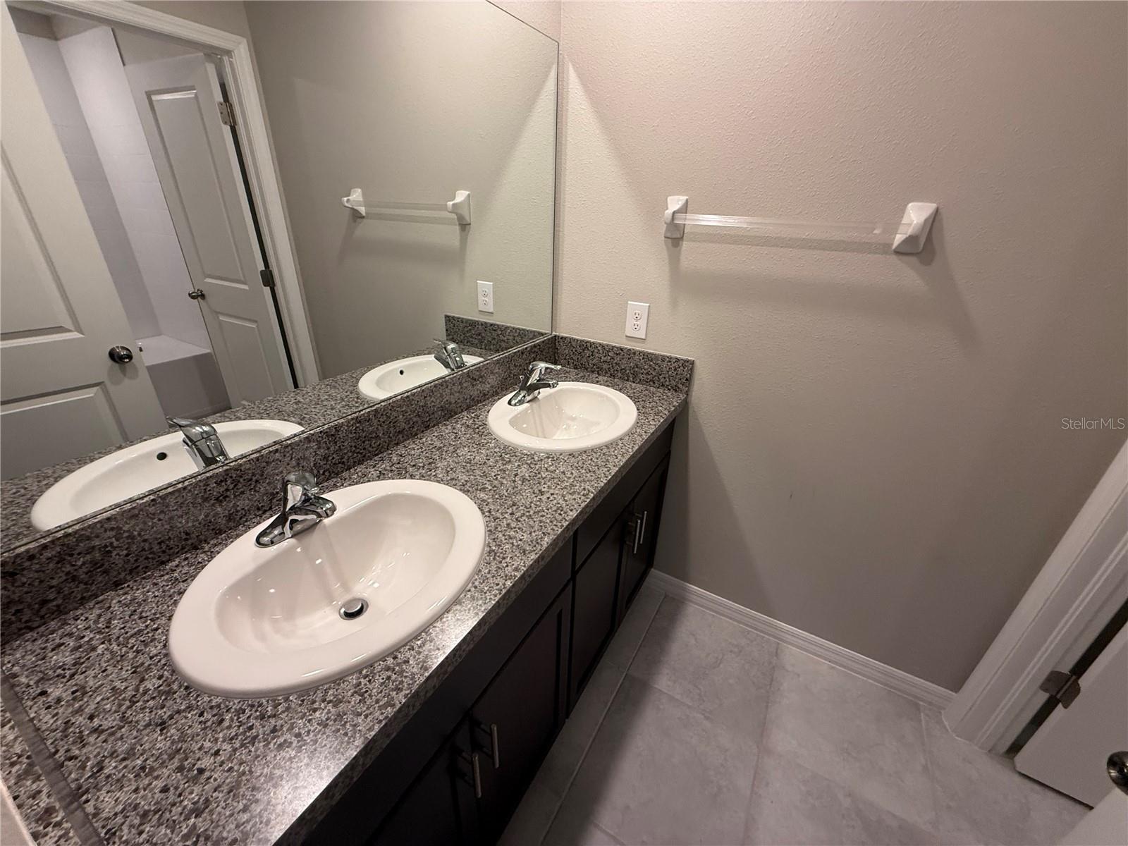 9423 CHANNING HILL DR