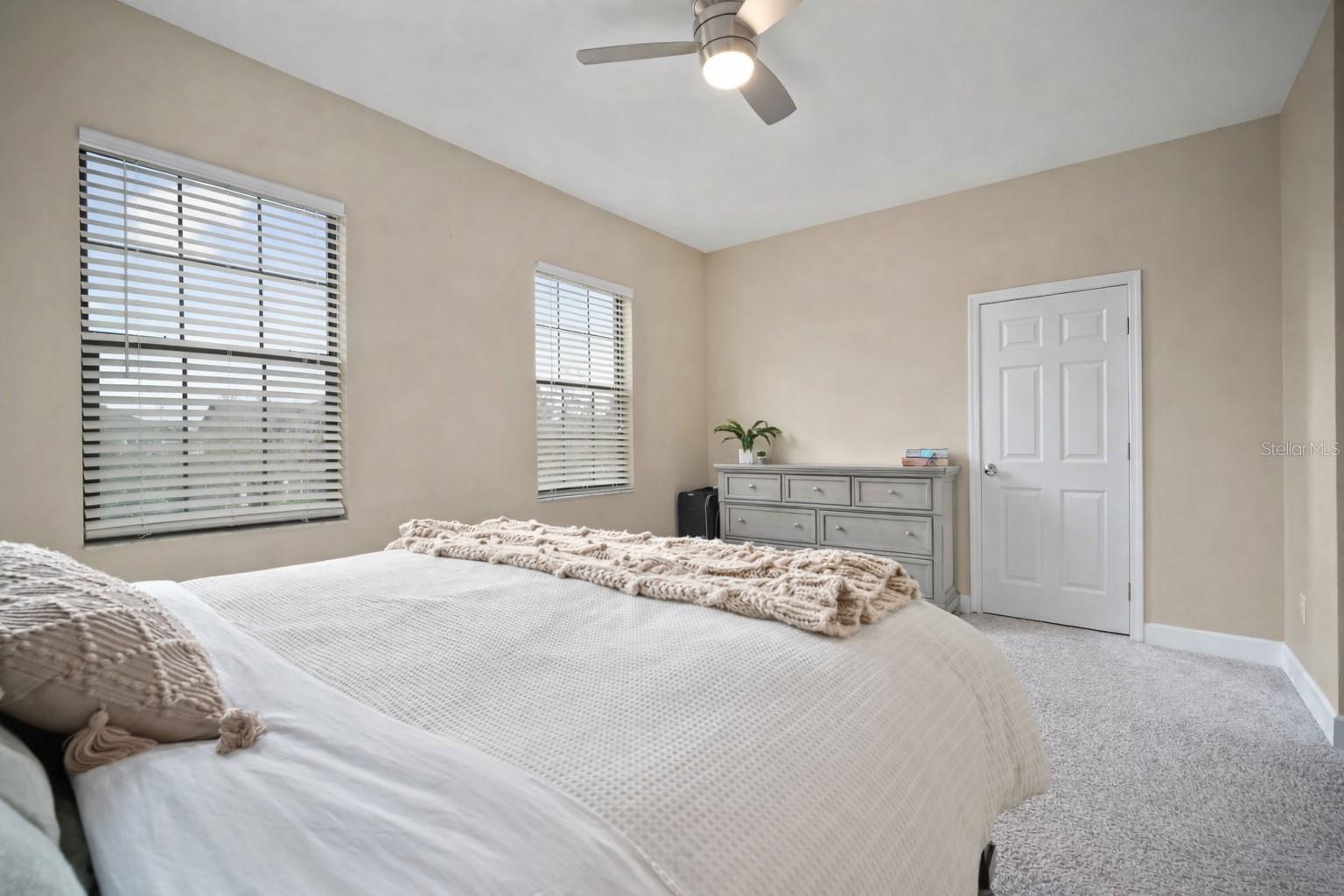 5807 CIRCA FISHHAWK BLVD