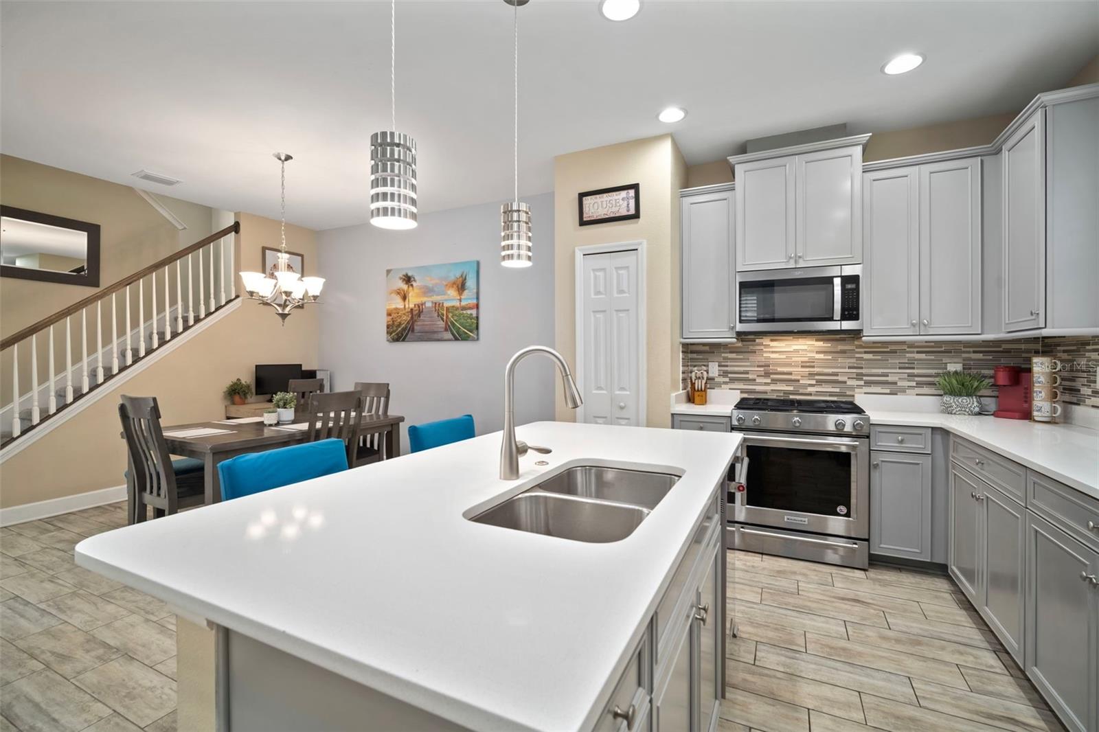 5807 CIRCA FISHHAWK BLVD