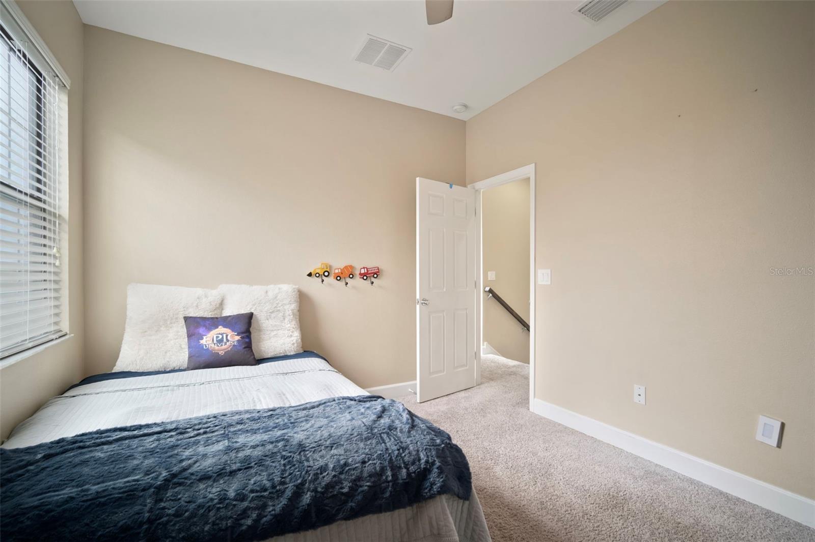 5807 CIRCA FISHHAWK BLVD