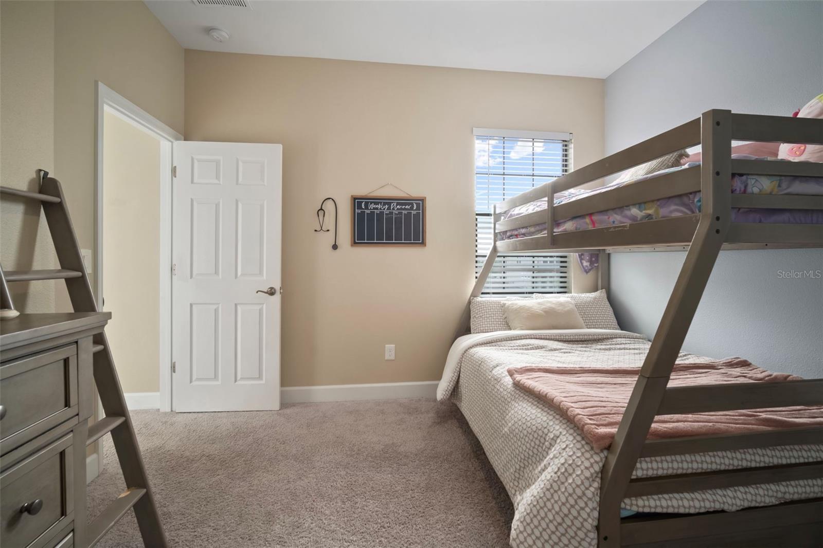 5807 CIRCA FISHHAWK BLVD