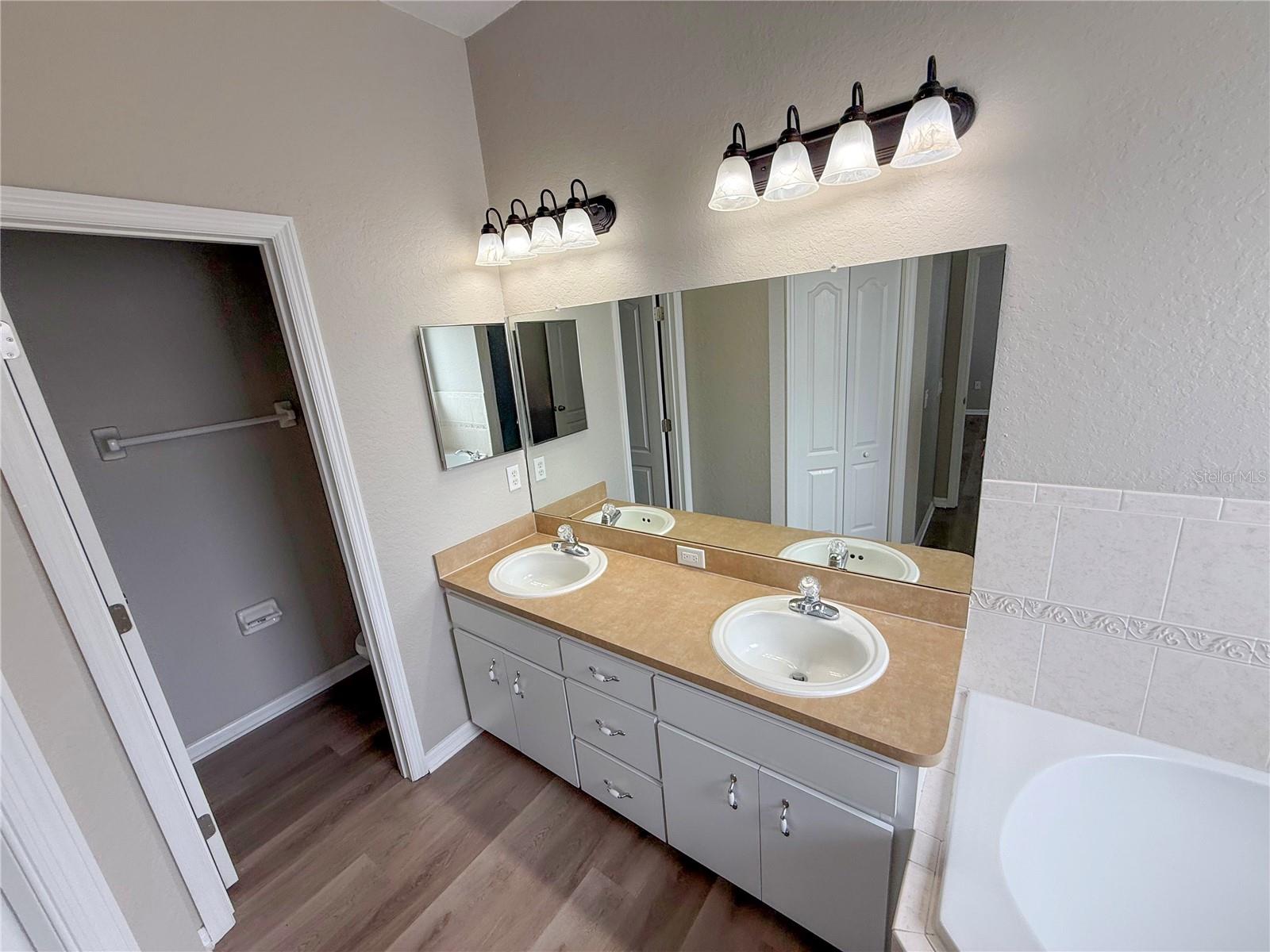 3934 BUTTONBUSH CIR