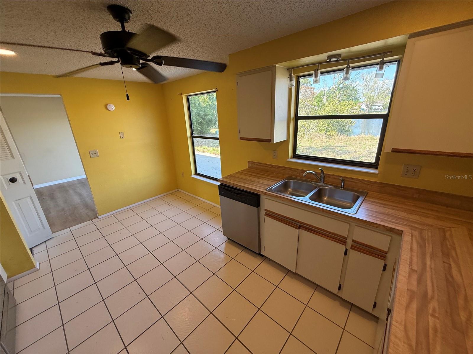 6608 36TH AVENUE DR W