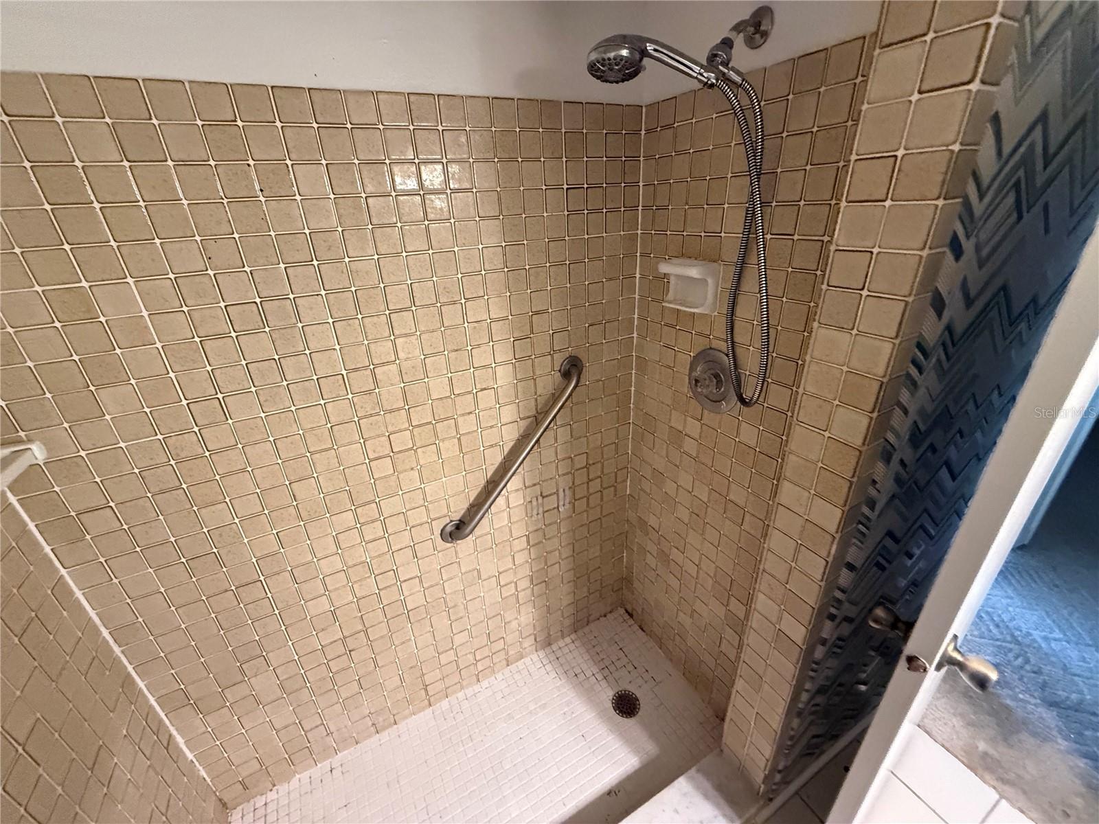 6608 36TH AVENUE DR W