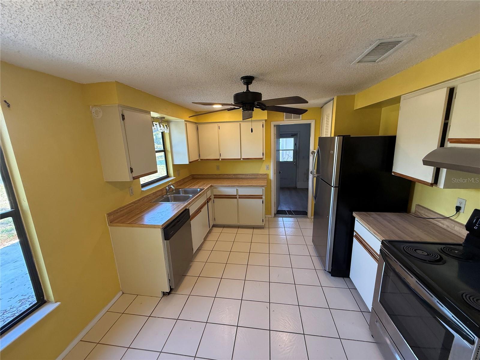 6608 36TH AVENUE DR W