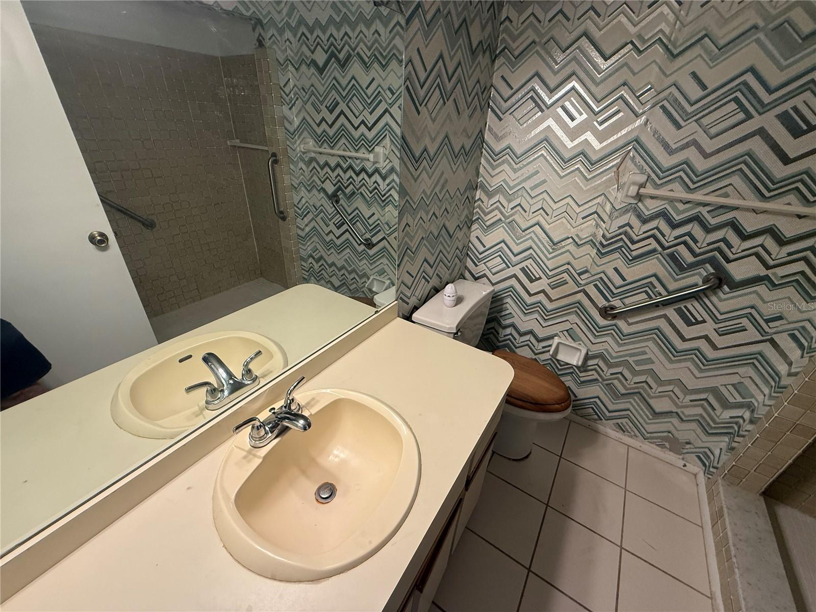 6608 36TH AVENUE DR W