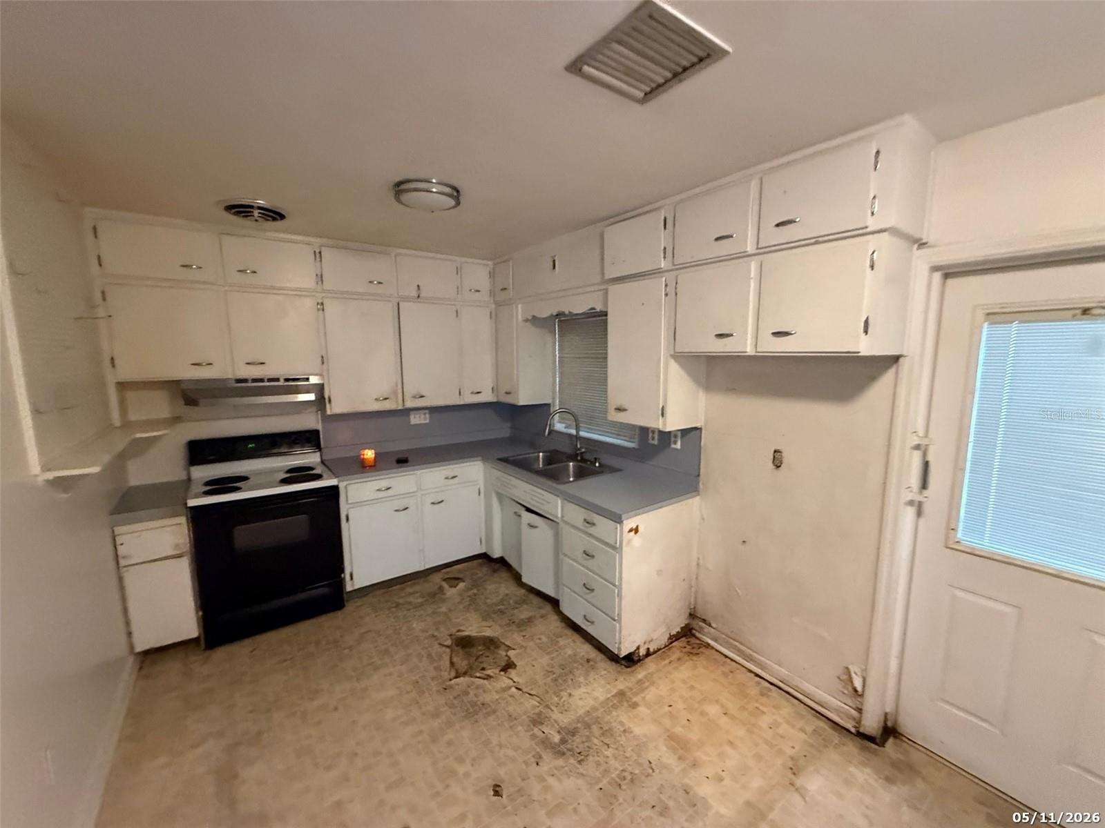 2715 DIXIE RD