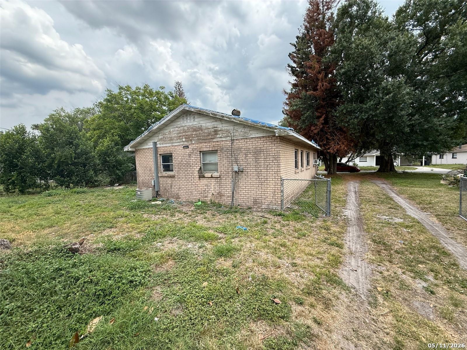 2715 DIXIE RD