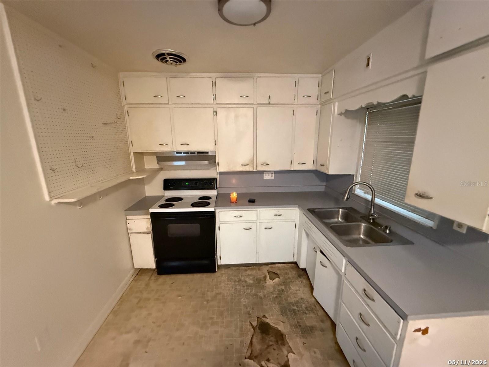 2715 DIXIE RD