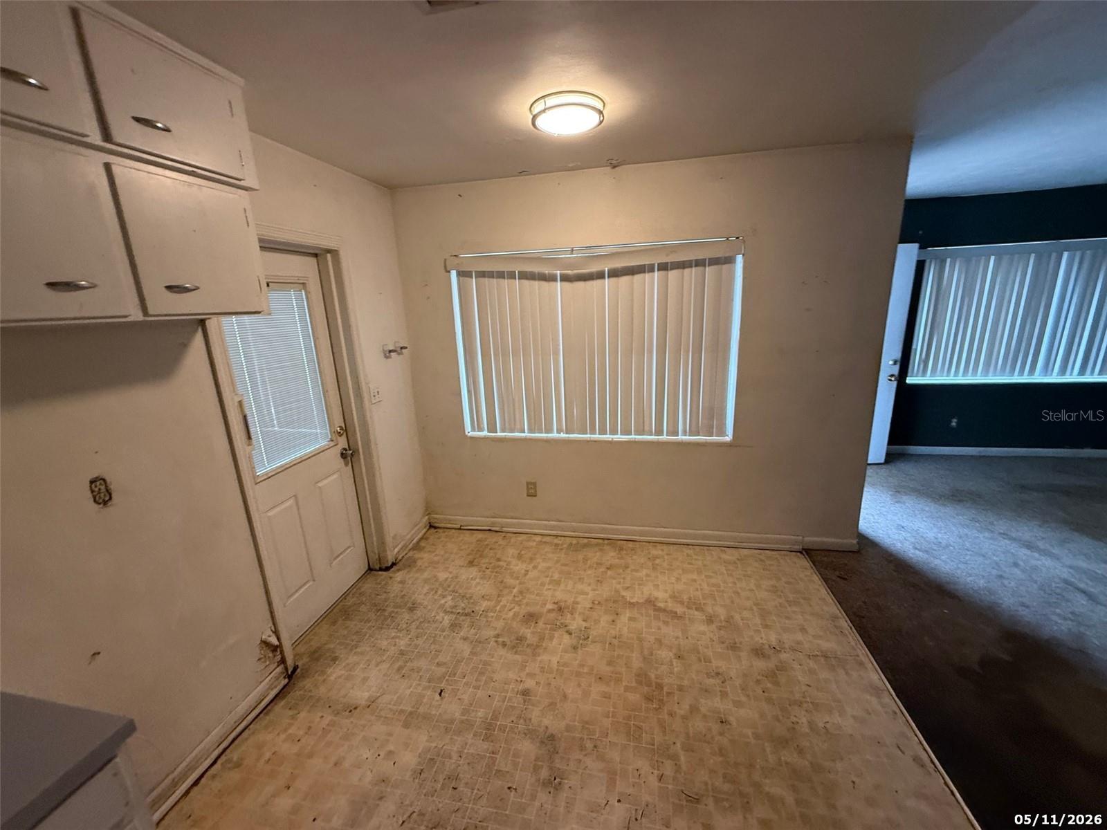 2715 DIXIE RD
