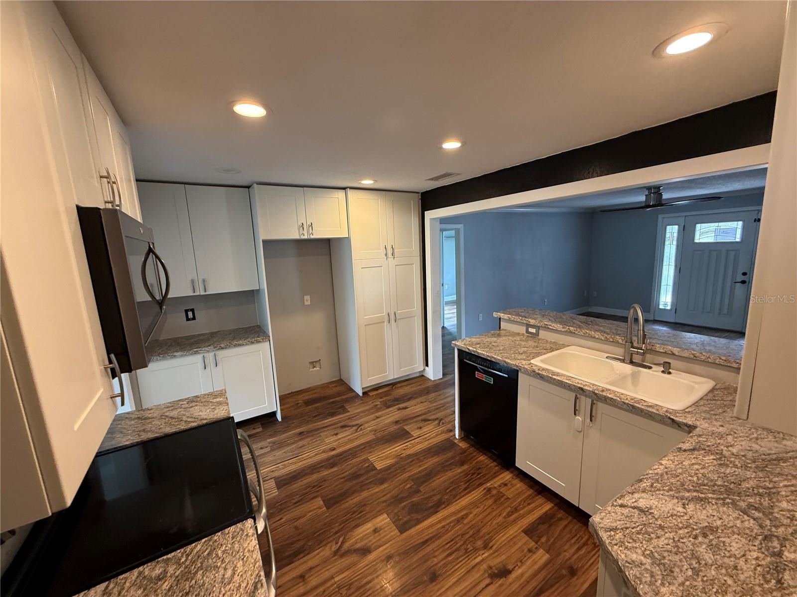 2722 9TH AVE W