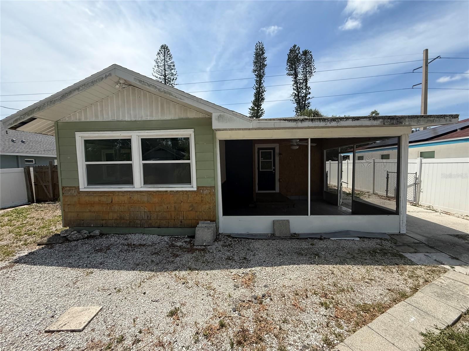 2722 9TH AVE W