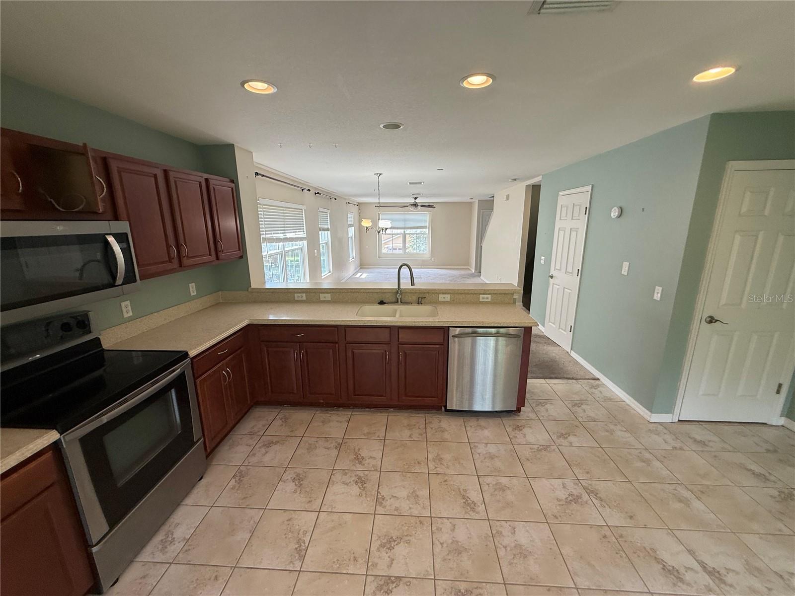 8831 WHITE SAGE LOOP #8831