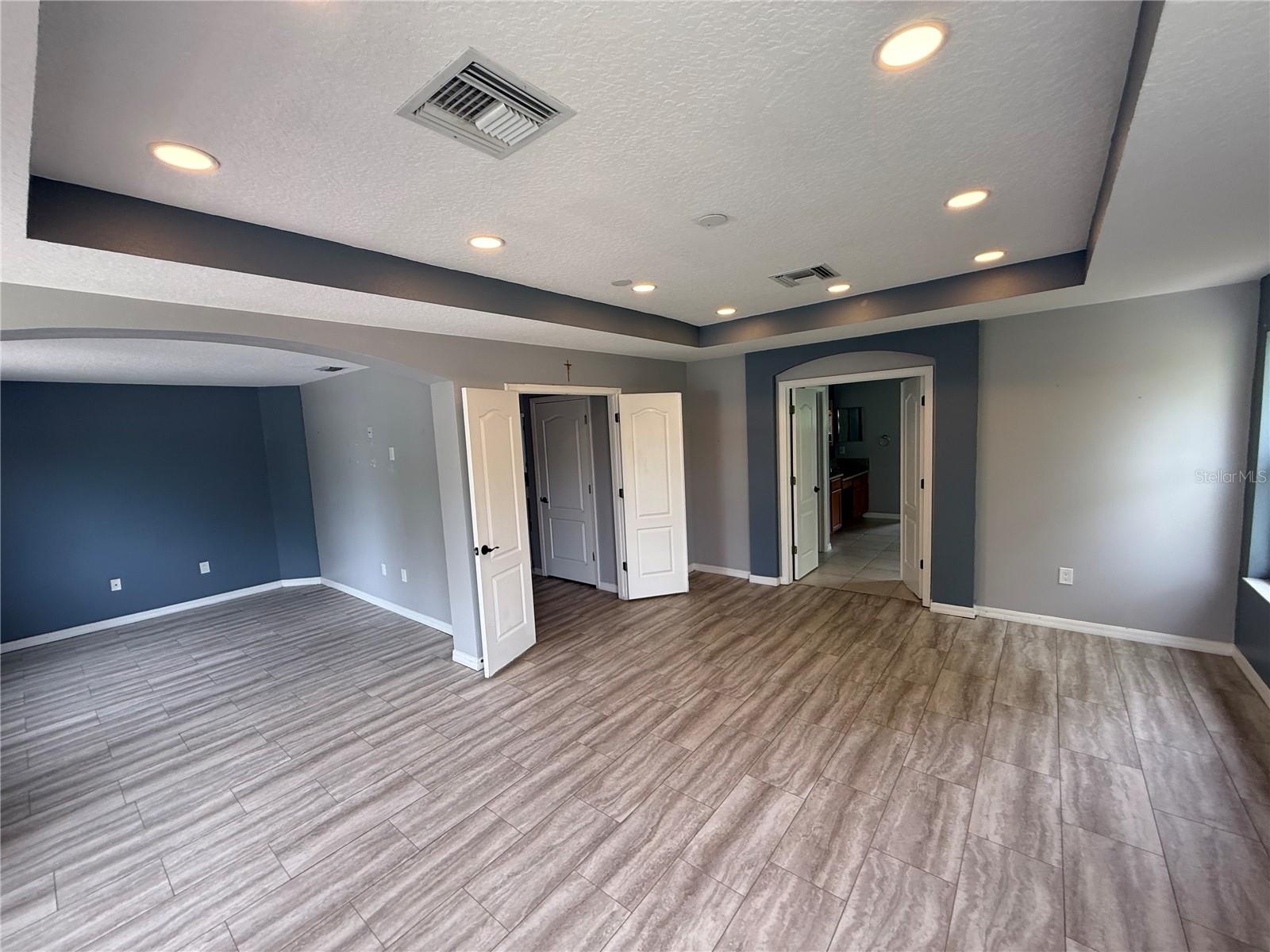 10427 LUCAYA DR