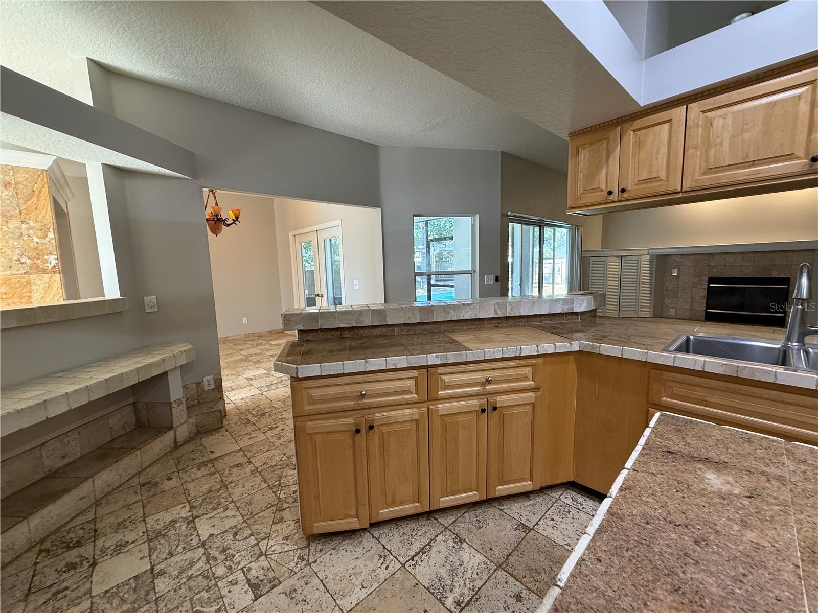 2212 MISTY RIDGE LN