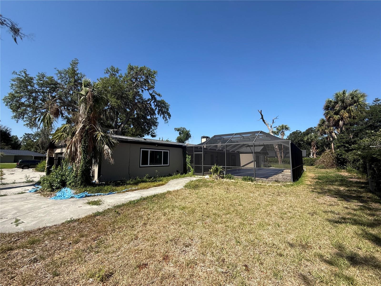 910 RIVER RAPIDS AVE