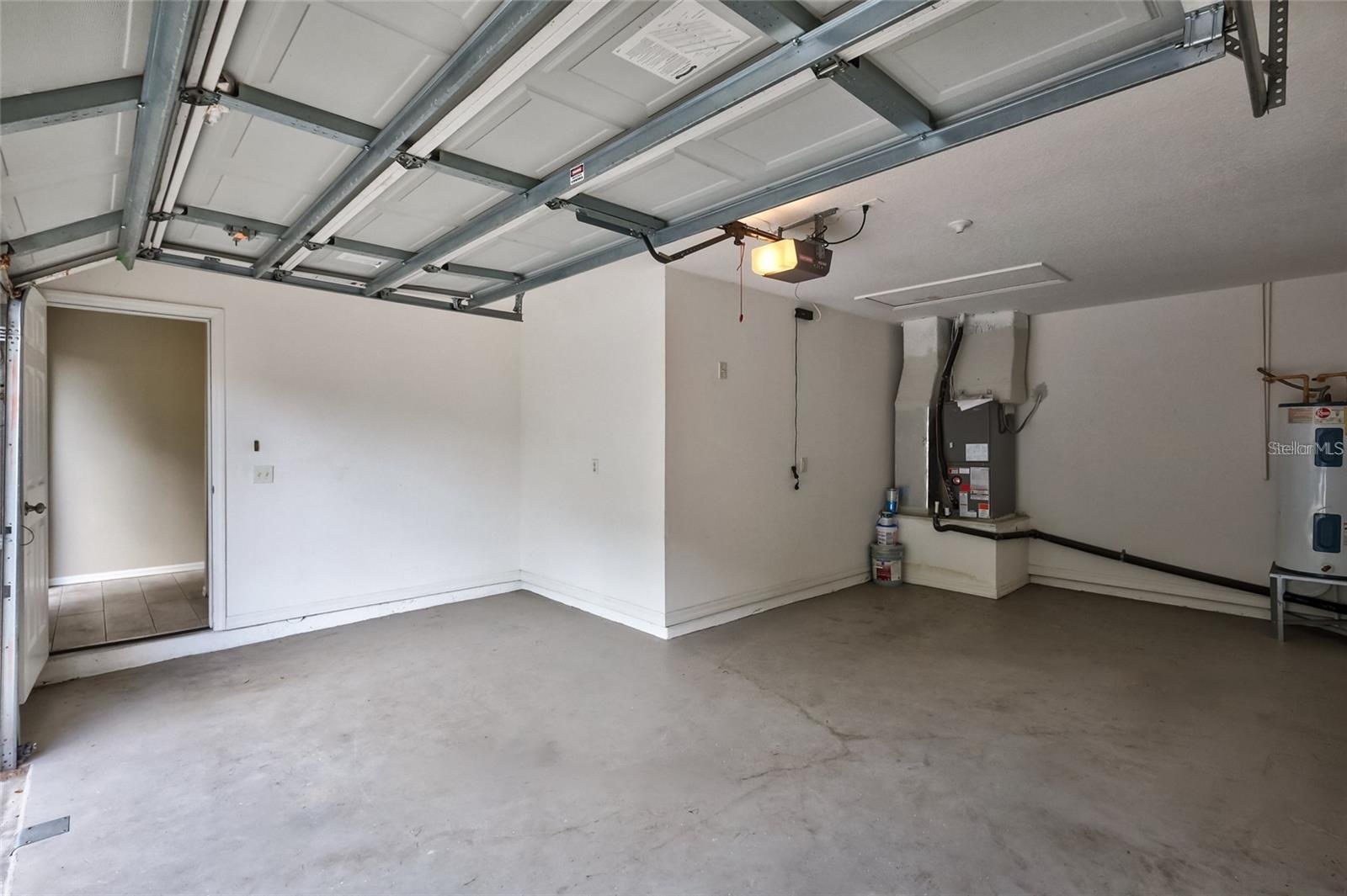10413 SUMMERVIEW CIR