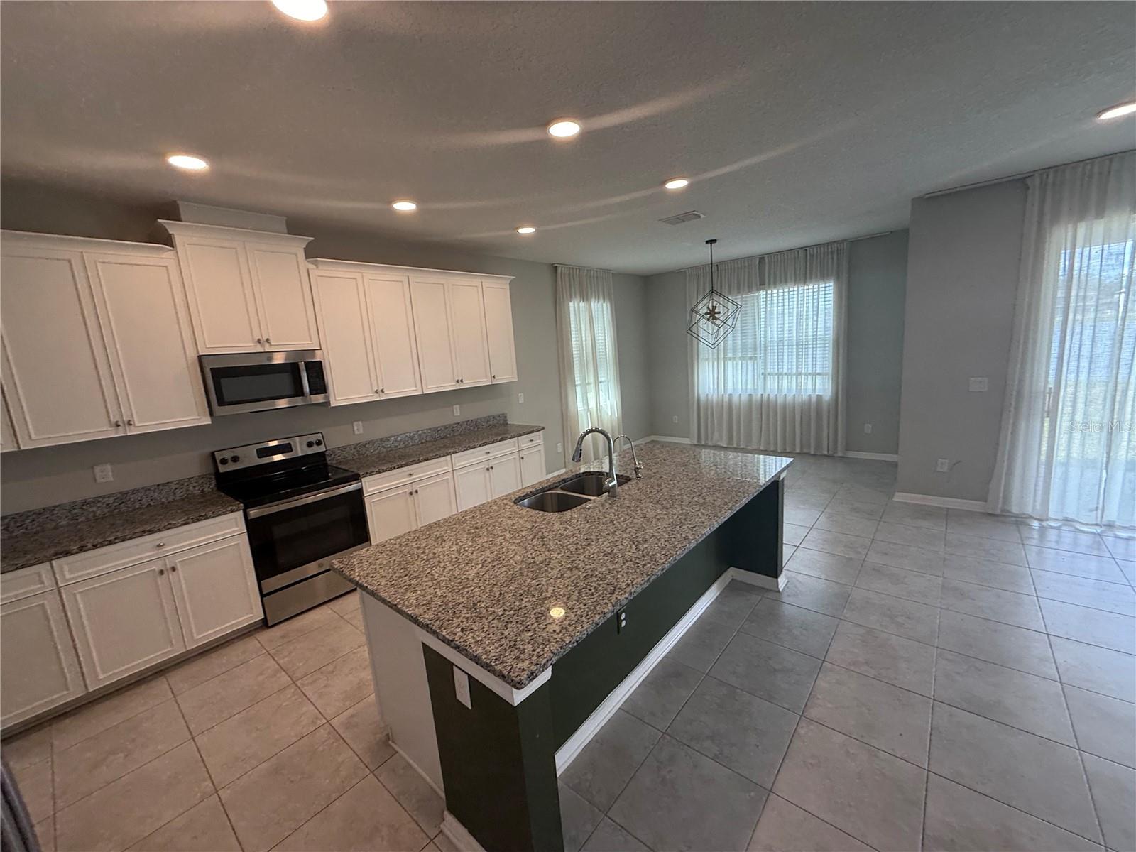 3135 MARINE GRASS DR