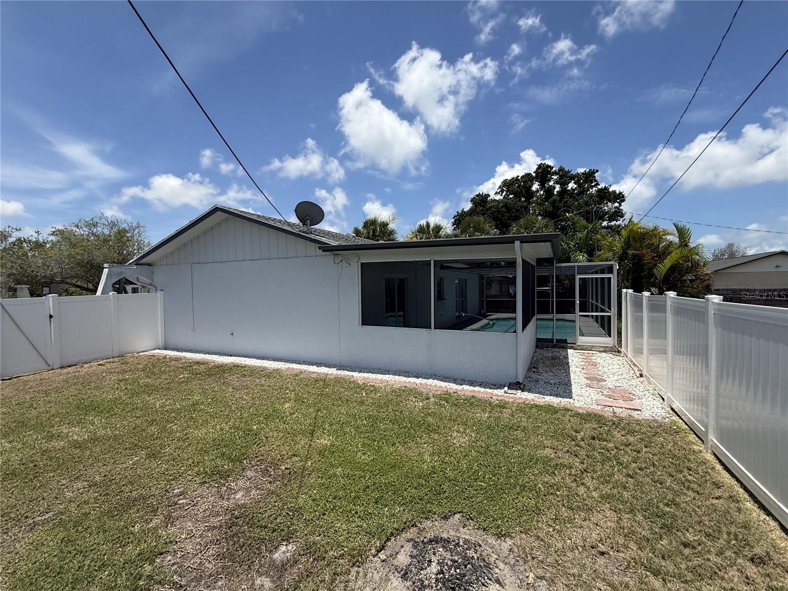 2302 15TH ST W