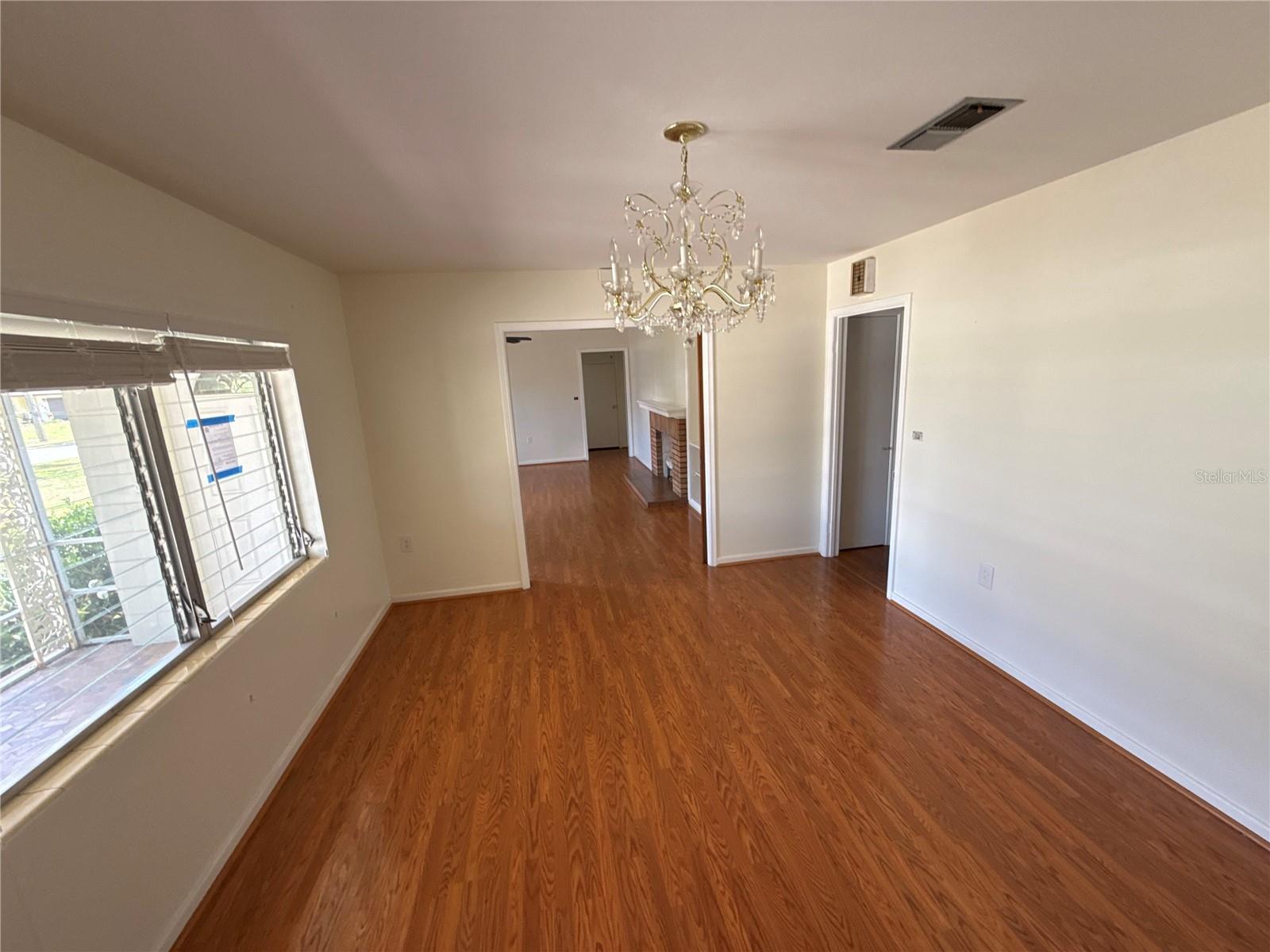1485 DAVIS AVE