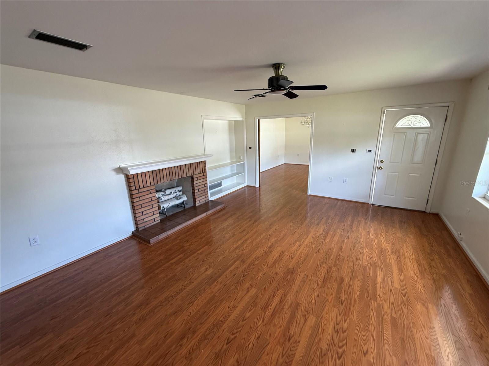 1485 DAVIS AVE
