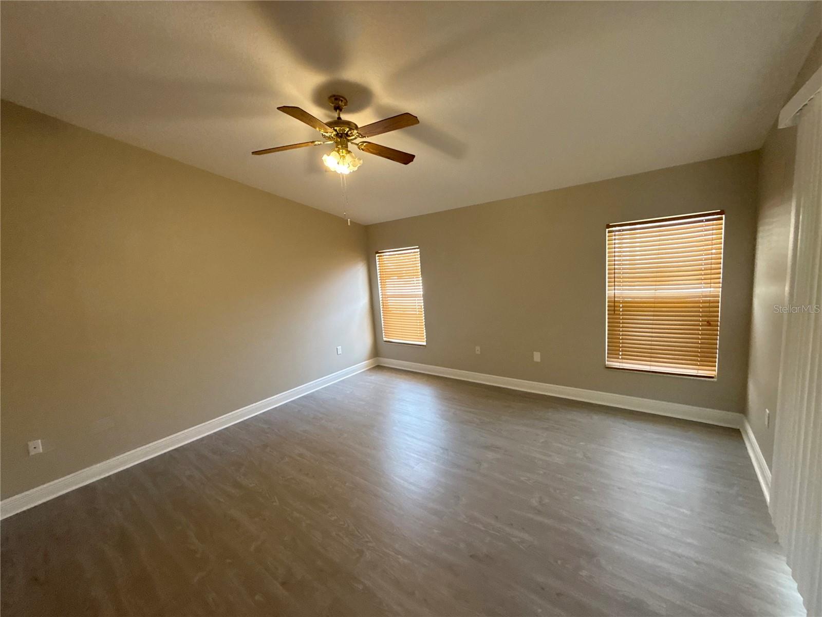 2727 VILLA DR