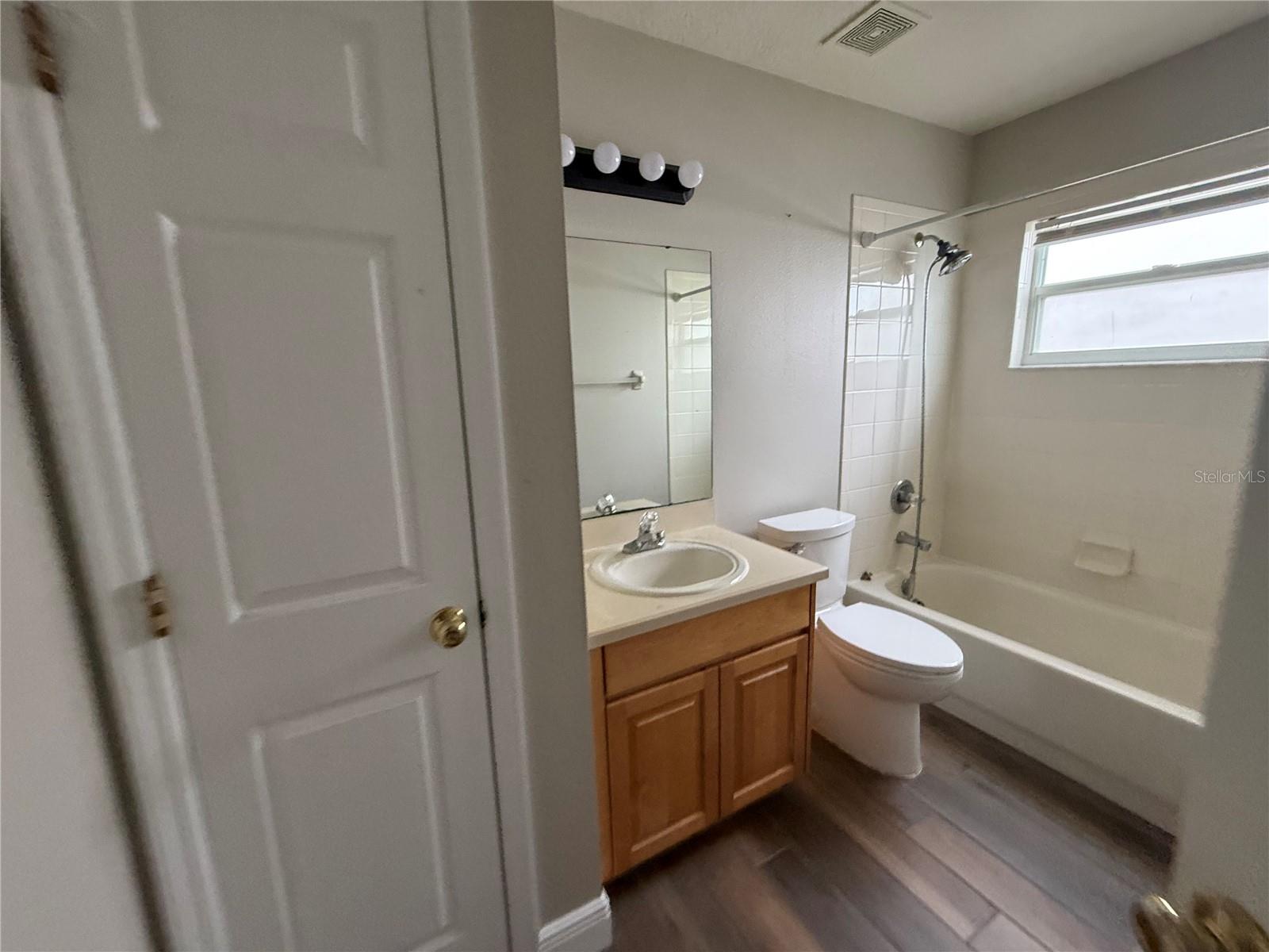 2727 VILLA DR
