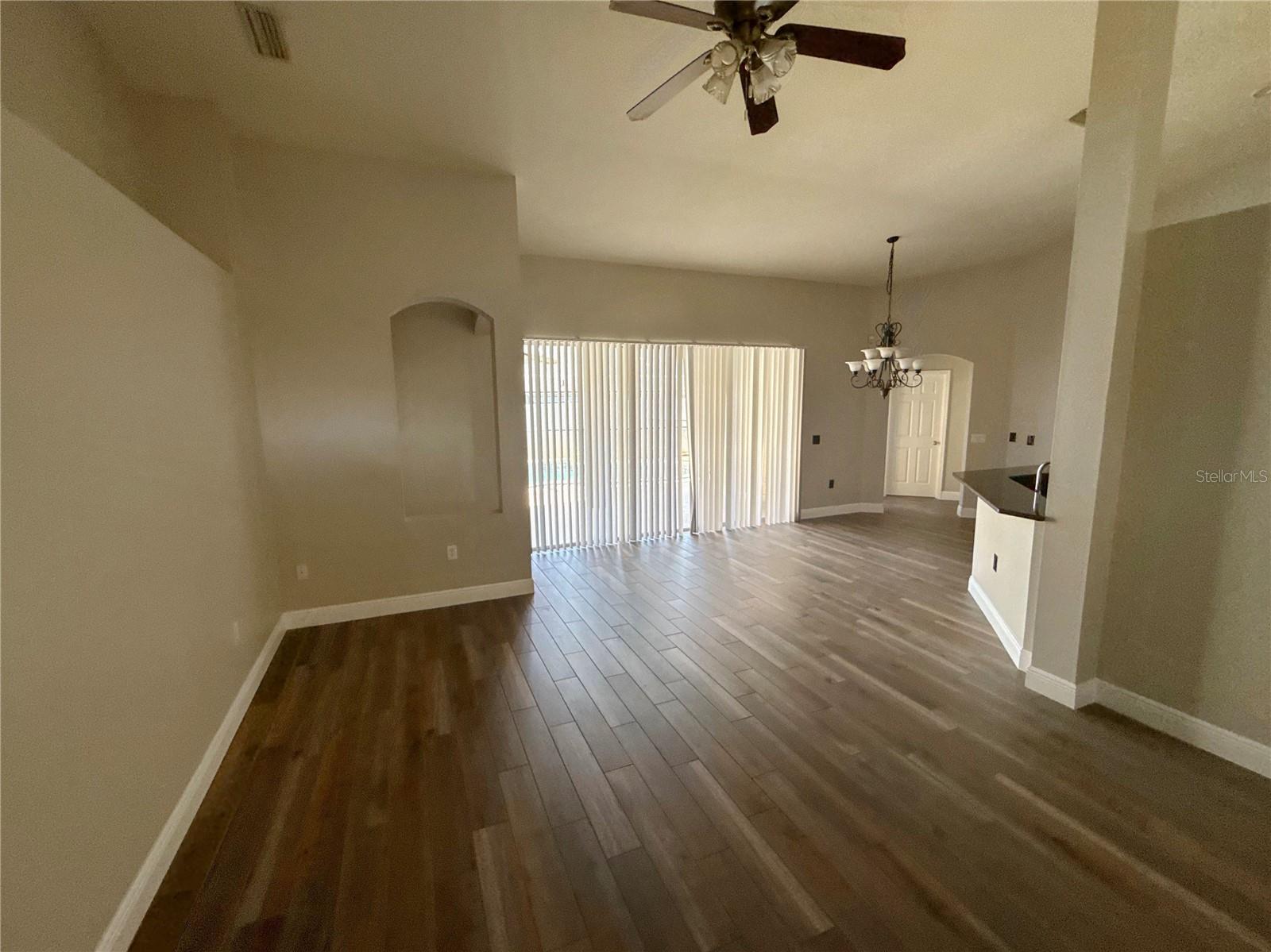 2727 VILLA DR