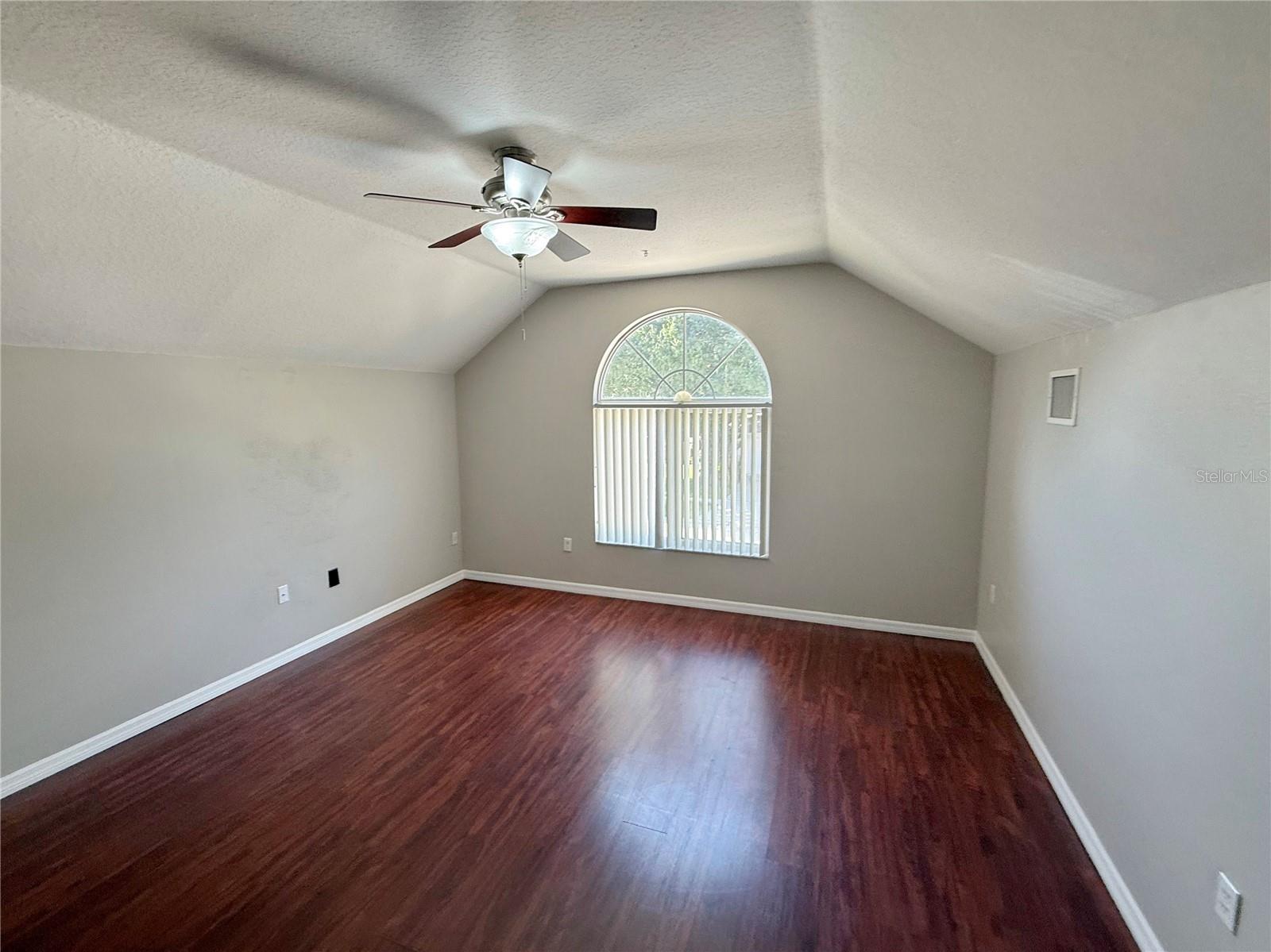 2727 VILLA DR