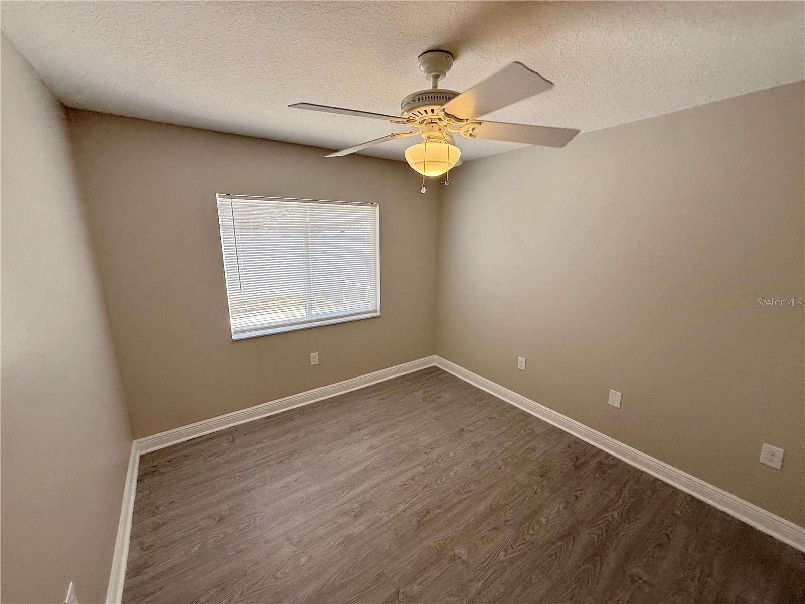 2727 VILLA DR