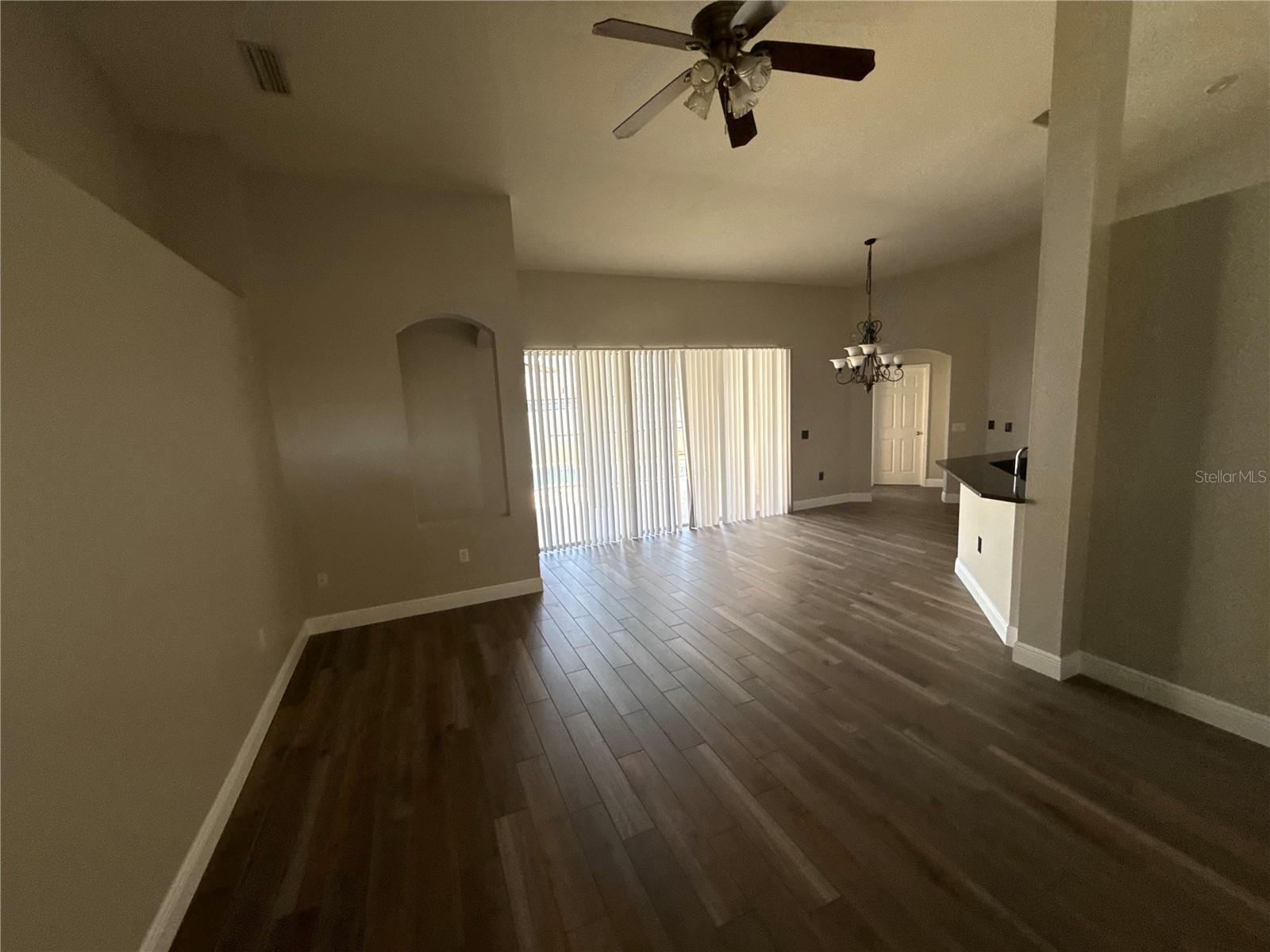 2727 VILLA DR
