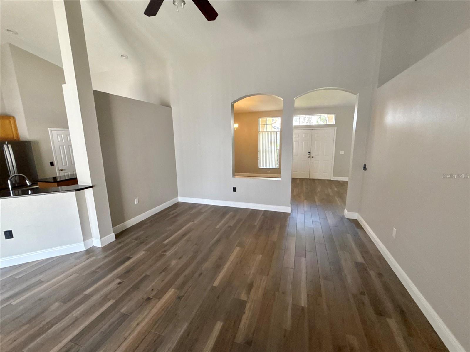 2727 VILLA DR