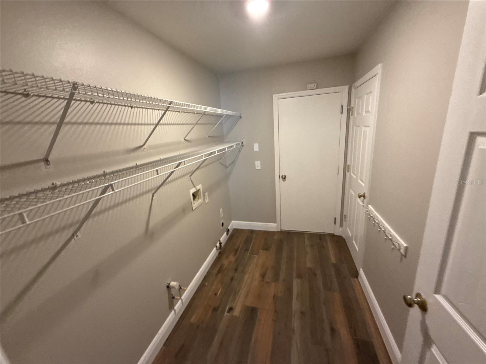 2727 VILLA DR