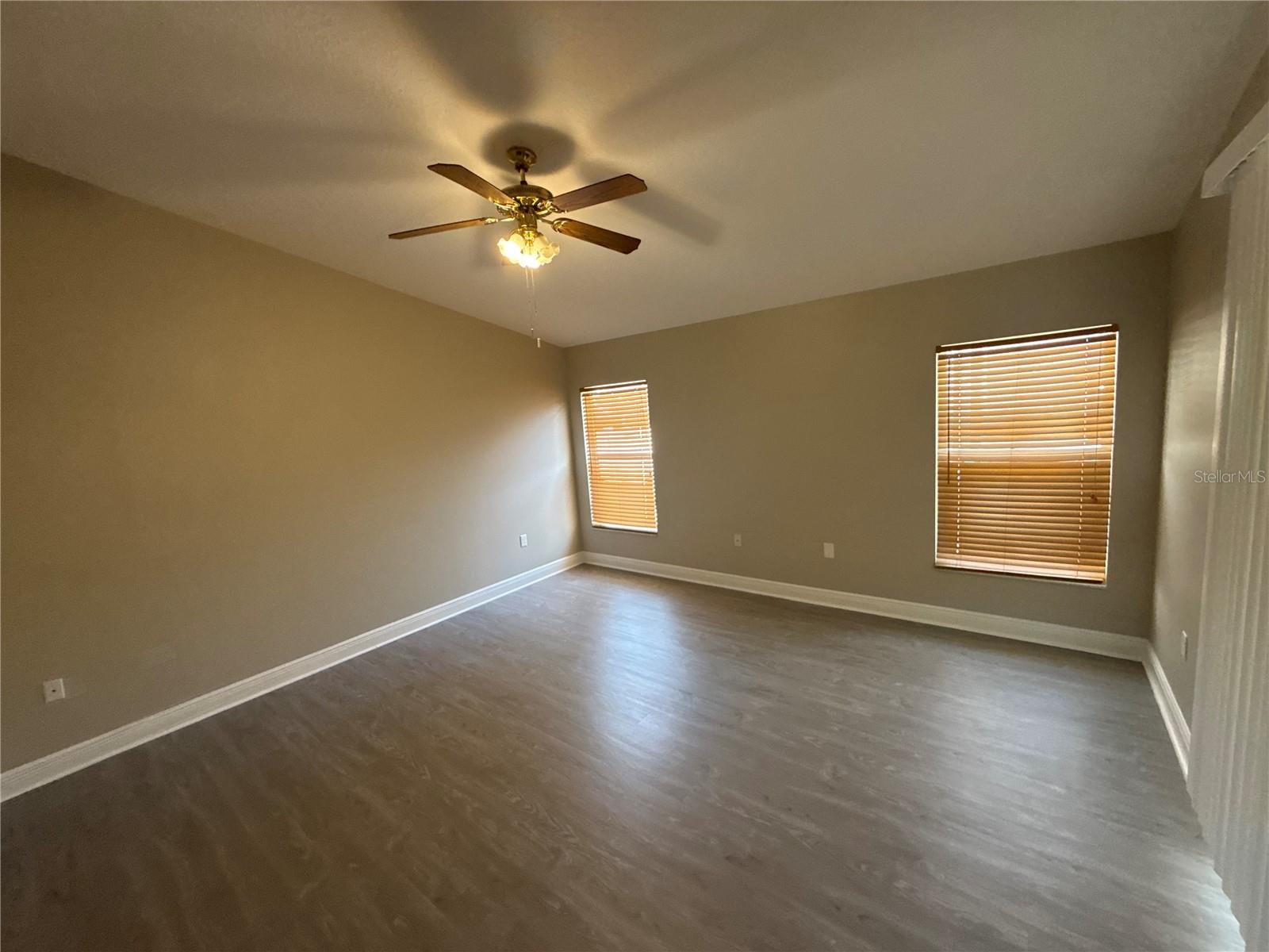 2727 VILLA DR