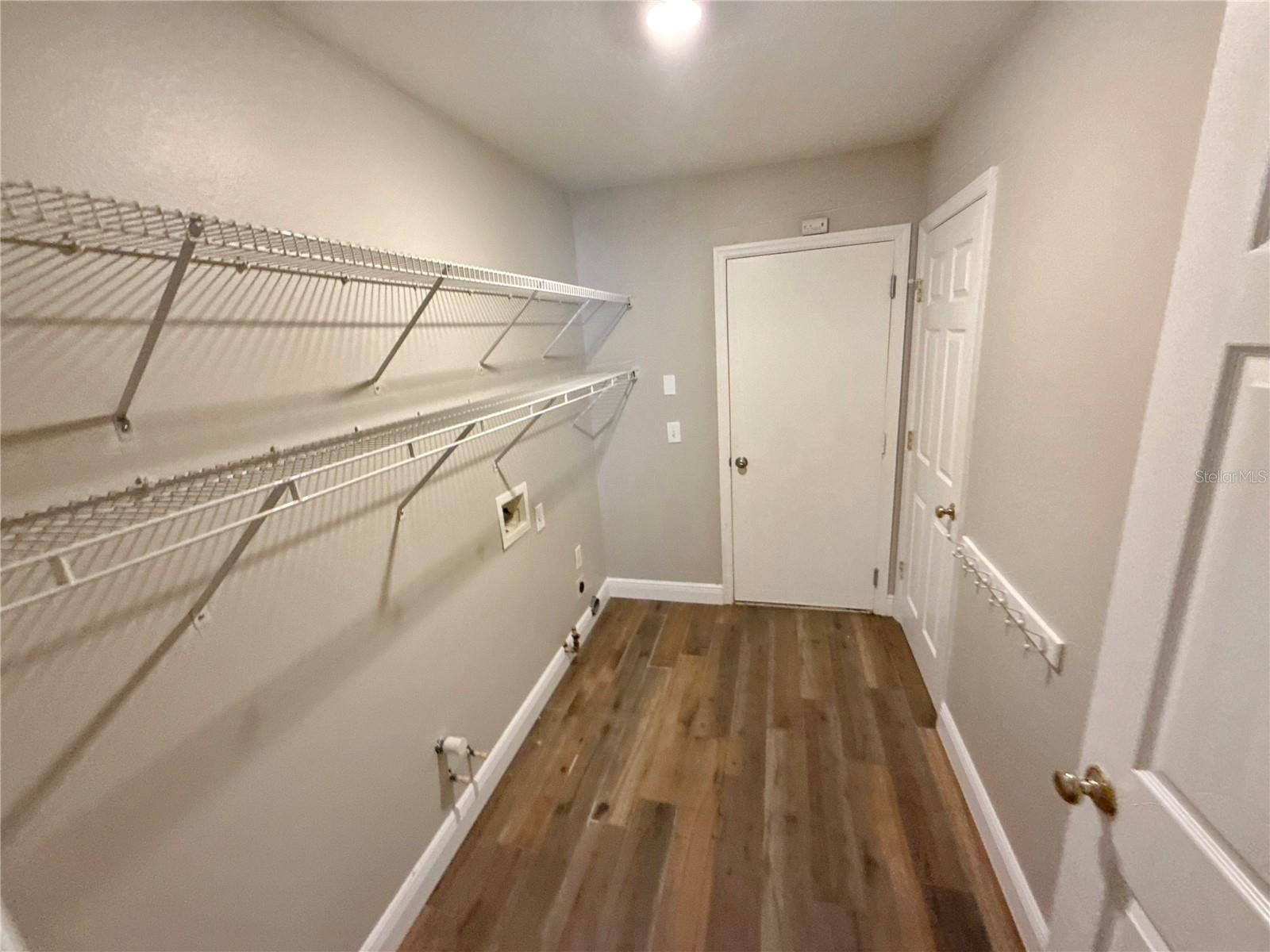 2727 VILLA DR