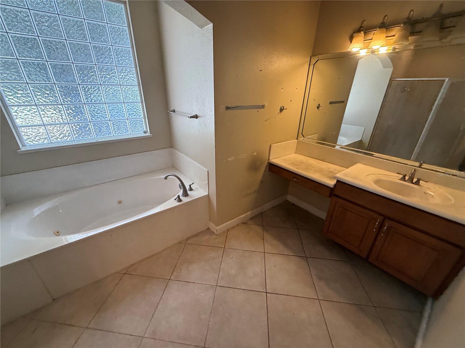 1920 ELOISE COVE DR