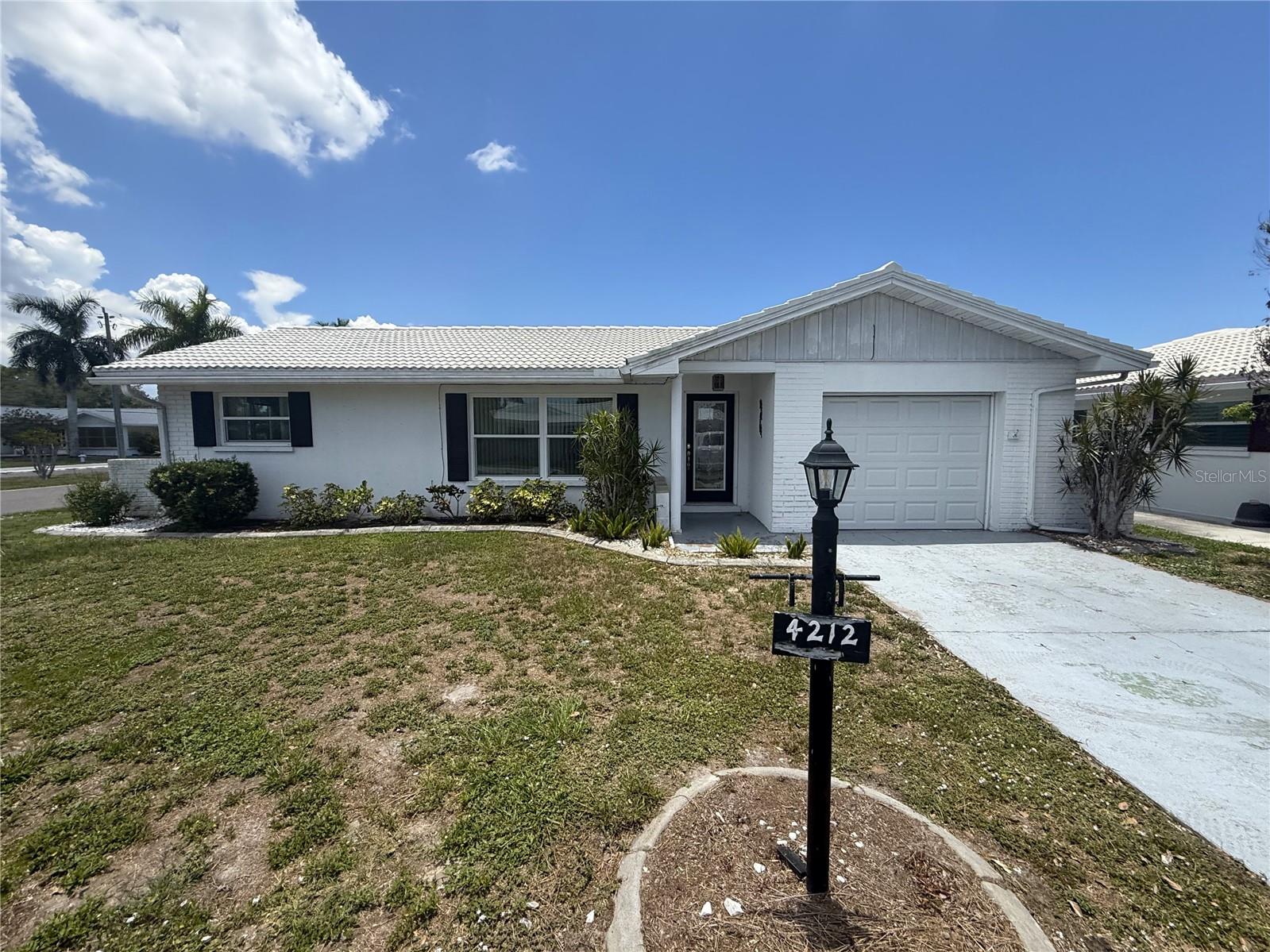 4212 NEIL LN