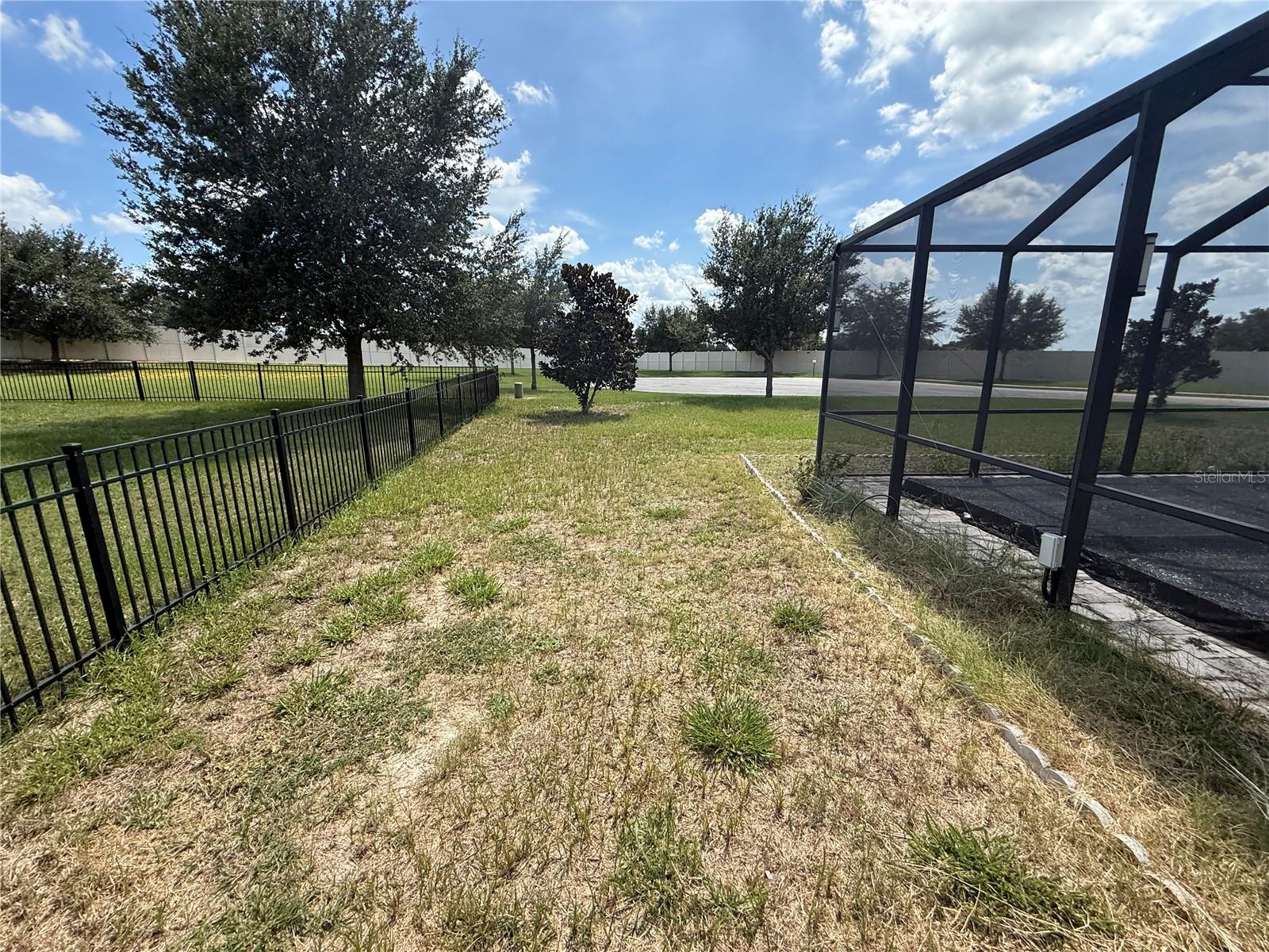 1890 ALTAVISTA CIR