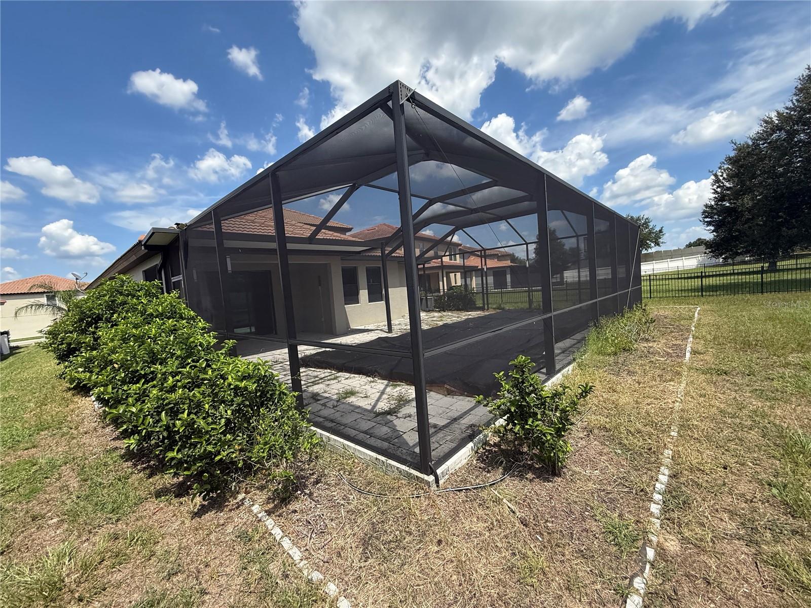 1890 ALTAVISTA CIR