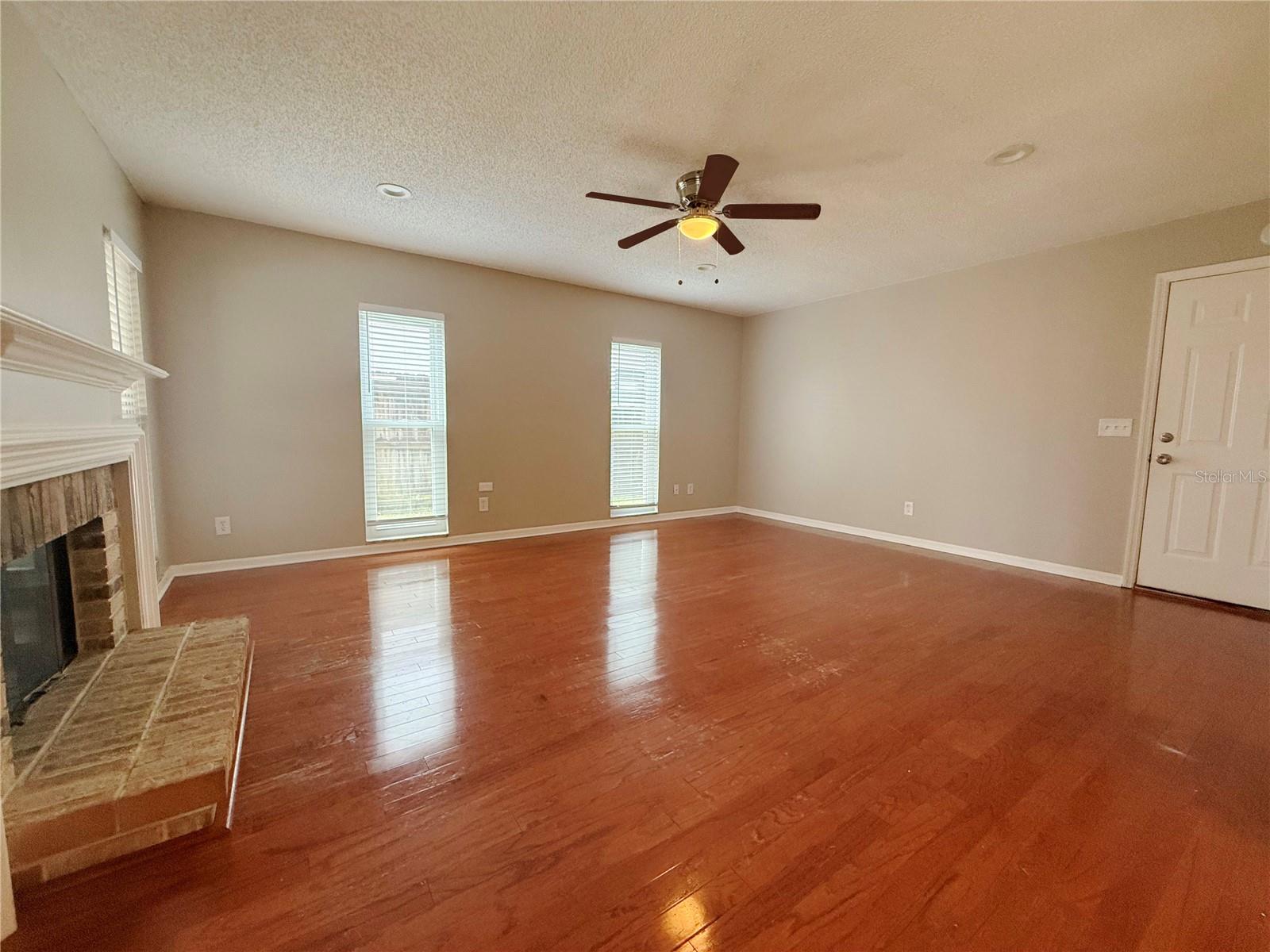 2609 CRESTFIELD DR
