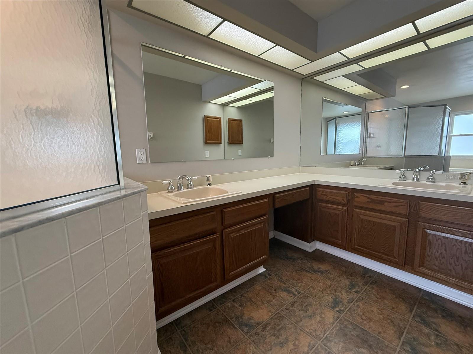 2609 CRESTFIELD DR