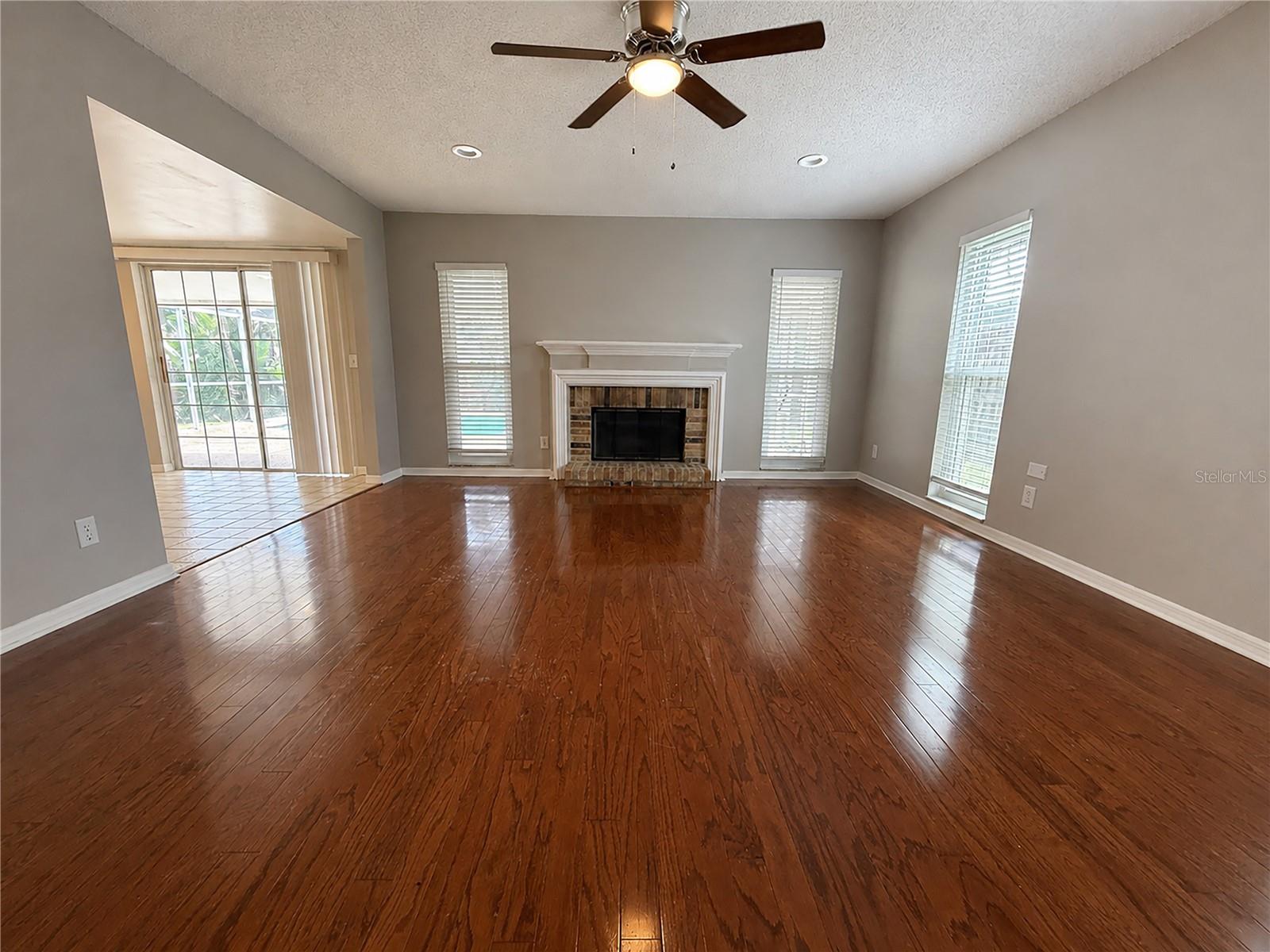 2609 CRESTFIELD DR